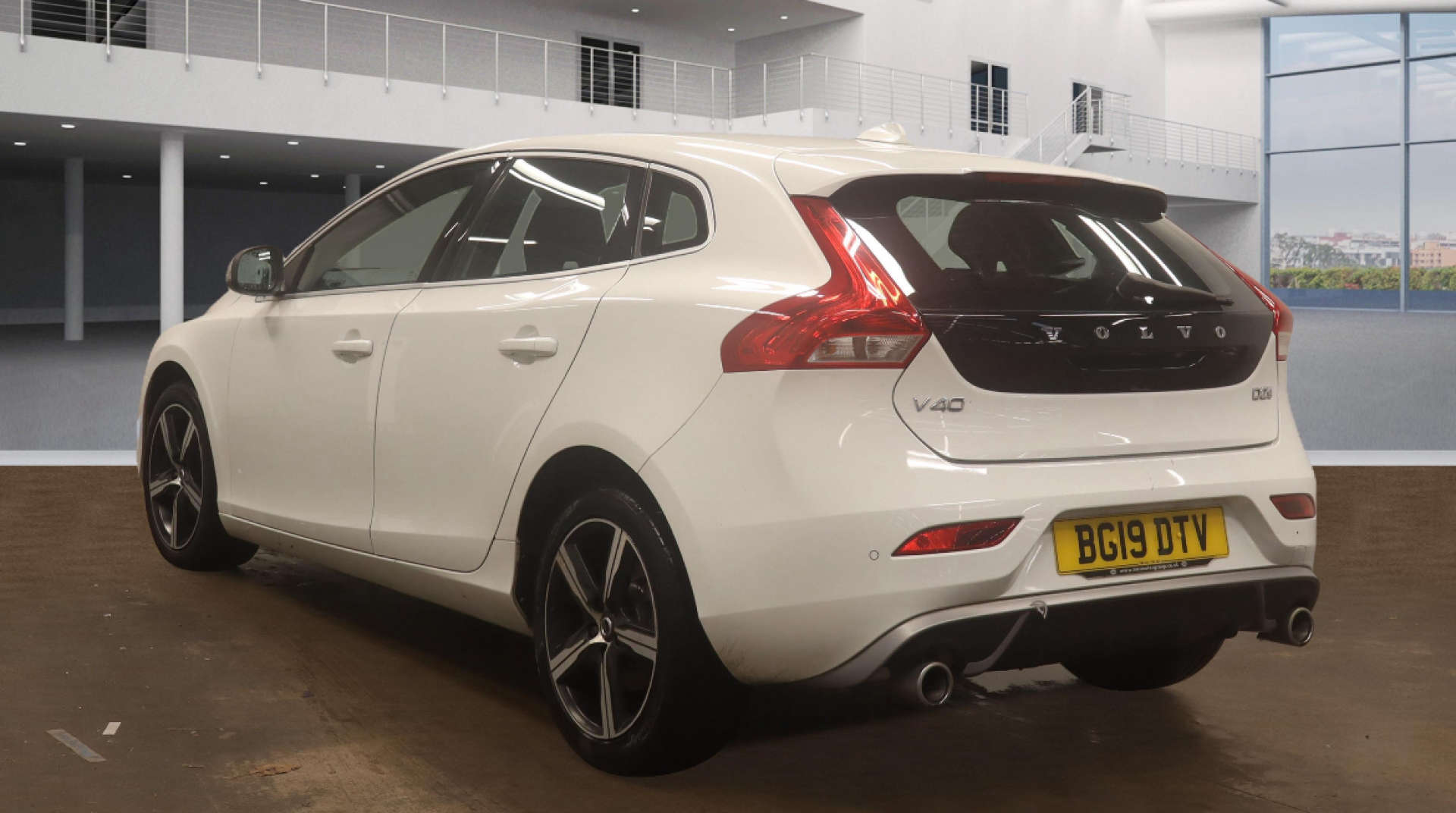 VOLVO V40 2.0 V40 R-Design Nav+ D2 5dr #6