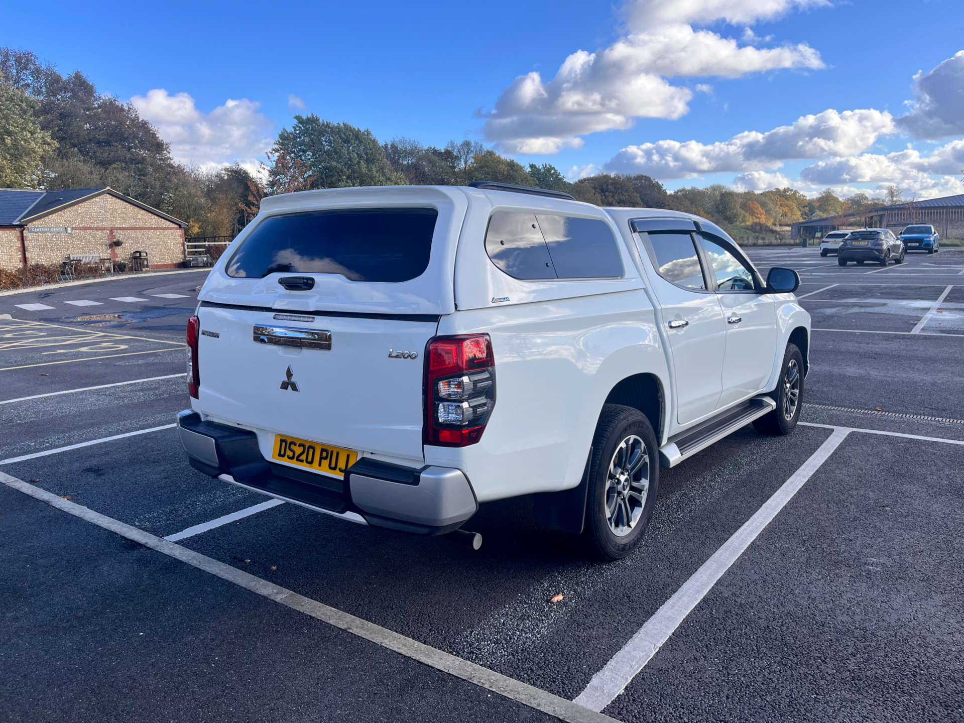 MITSUBISHI L200 2.3 L200 Barbarian DI-D Auto 4WD #2