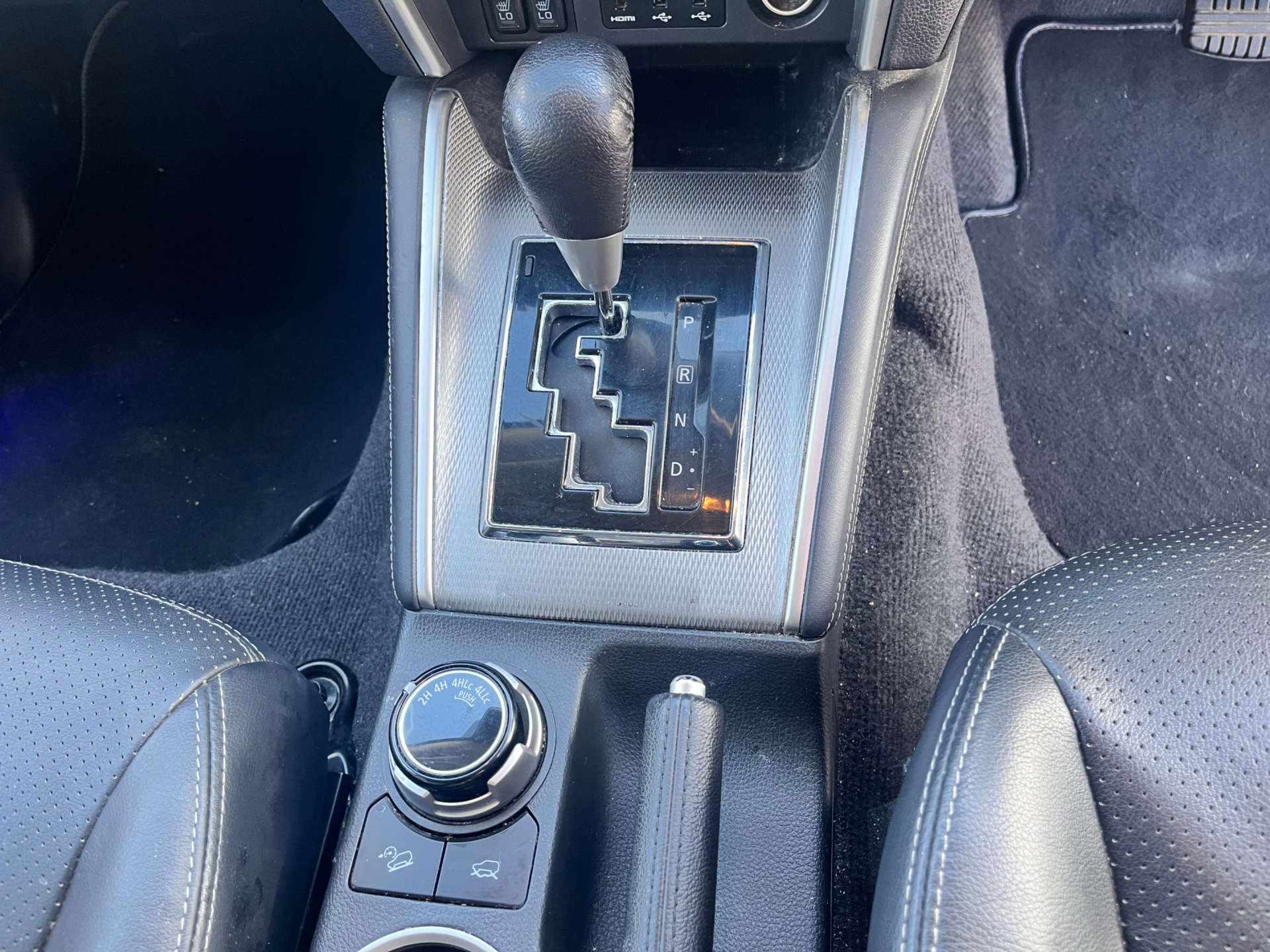 MITSUBISHI L200 2.3 L200 Barbarian DI-D Auto 4WD #38