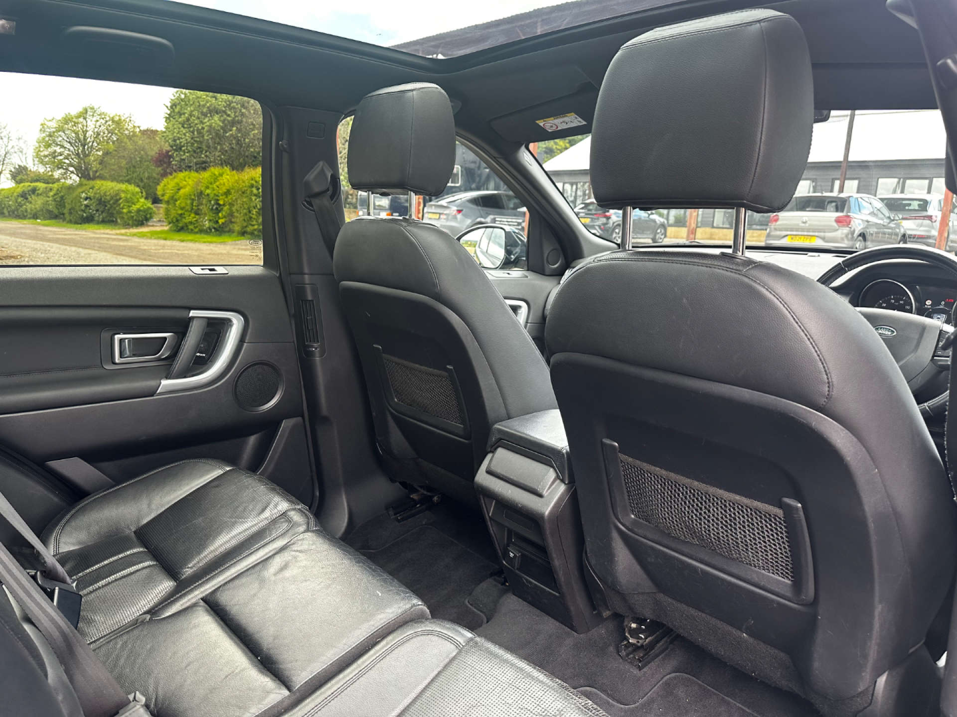 LAND ROVER DISCOVERY SPORT 2.0 Discovery Sport Black HSE TD4 Auto 4WD 5dr #29