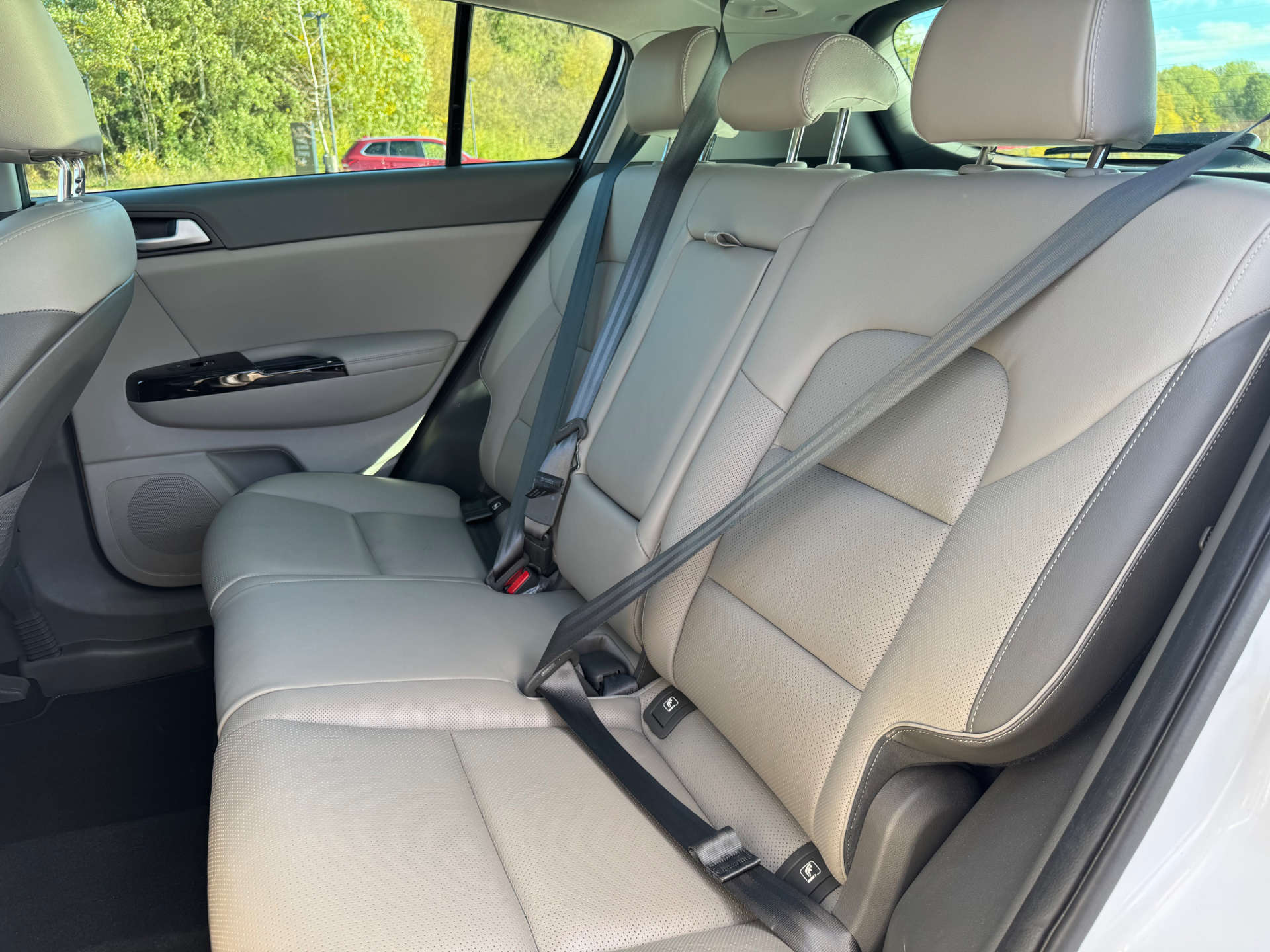 KIA SPORTAGE 2.0 Sportage First Edition CRDi Auto 4WD 5dr #22