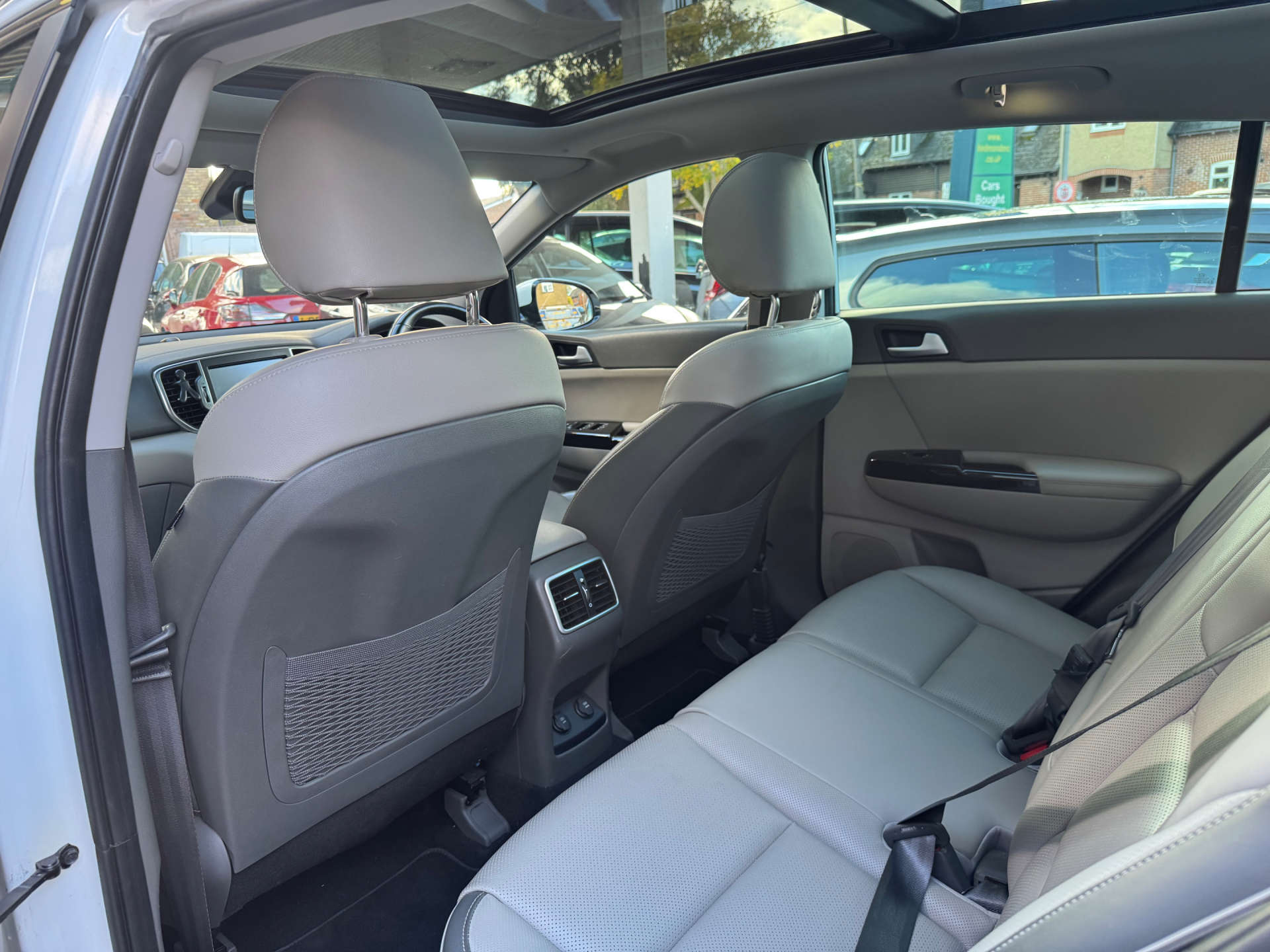 KIA SPORTAGE 2.0 Sportage First Edition CRDi Auto 4WD 5dr #43