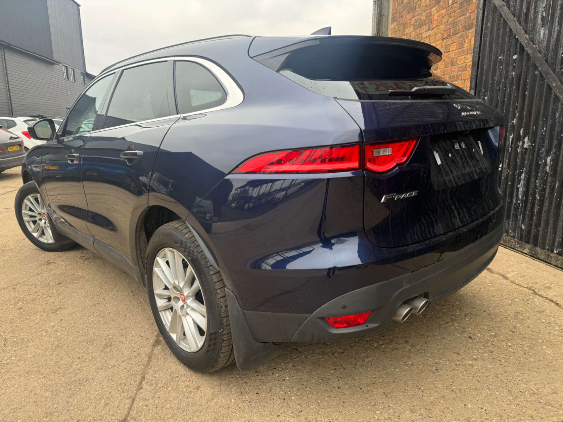 JAGUAR F-PACE 2.0 F-PACE Portfolio AWD D Auto 4WD 5dr #7