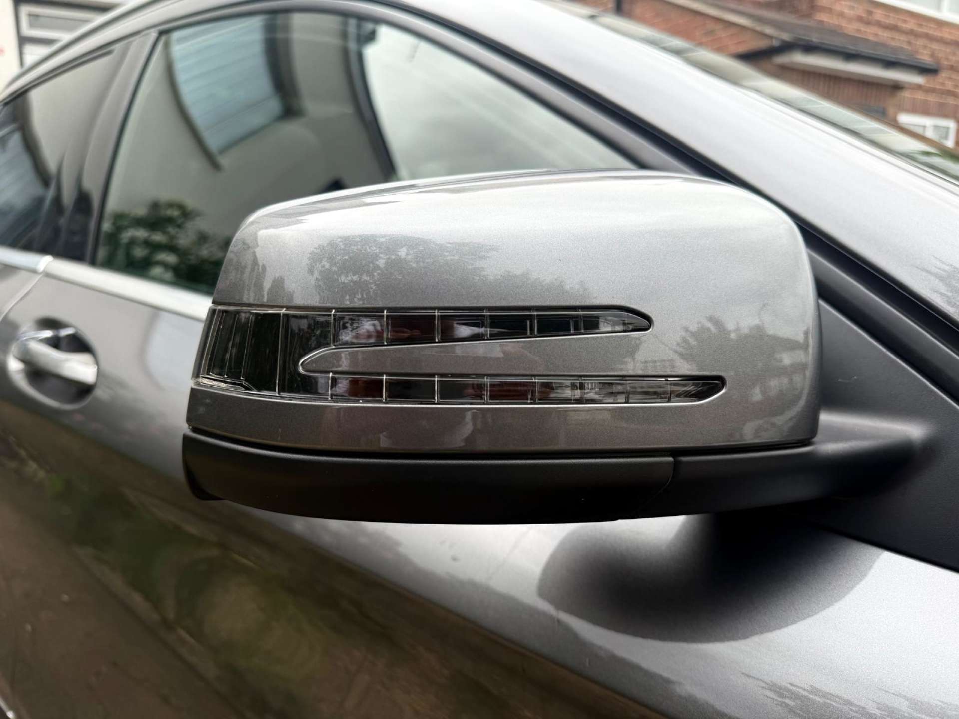 MERCEDES-BENZ GLA 2.0 GLA 250 AMG Line Premium+ 4Matic Auto 4WD 5dr #25