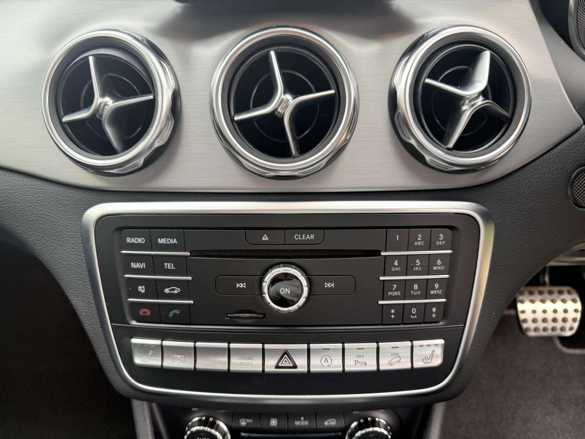 MERCEDES-BENZ GLA 2.0 GLA 250 AMG Line Premium+ 4Matic Auto 4WD 5dr #34