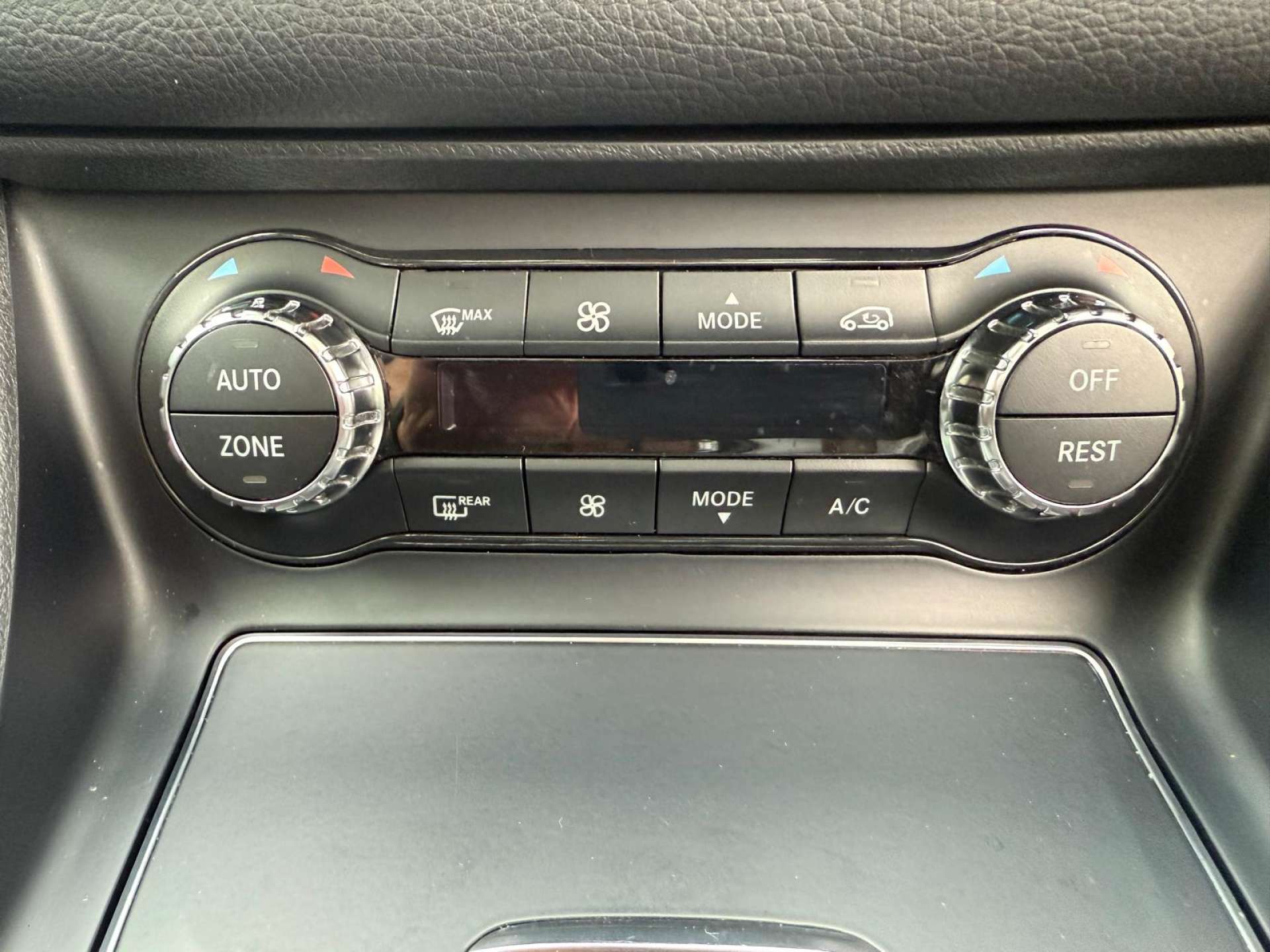 MERCEDES-BENZ GLA 2.0 GLA 250 AMG Line Premium+ 4Matic Auto 4WD 5dr #36