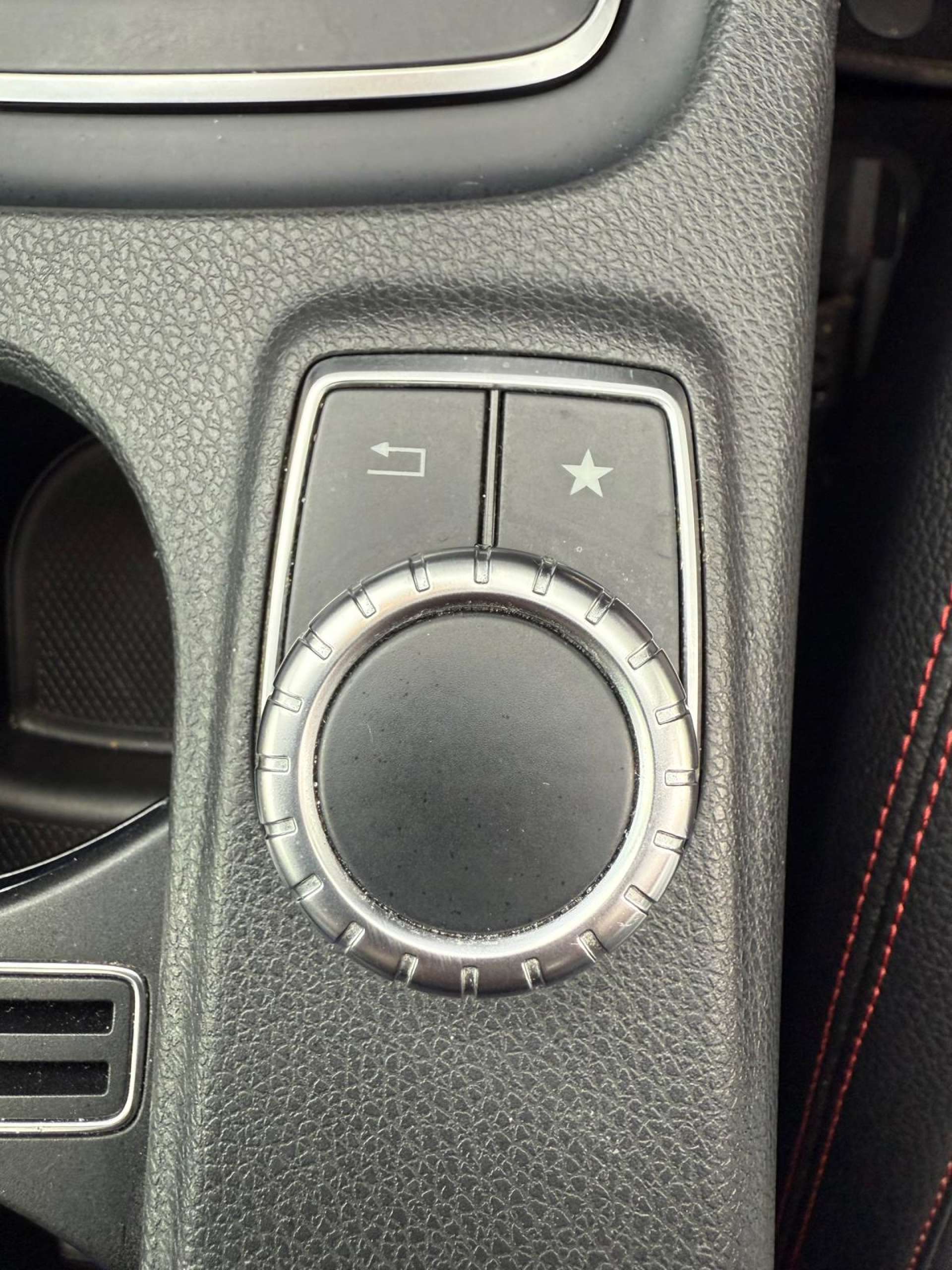 MERCEDES-BENZ GLA 2.0 GLA 250 AMG Line Premium+ 4Matic Auto 4WD 5dr #37