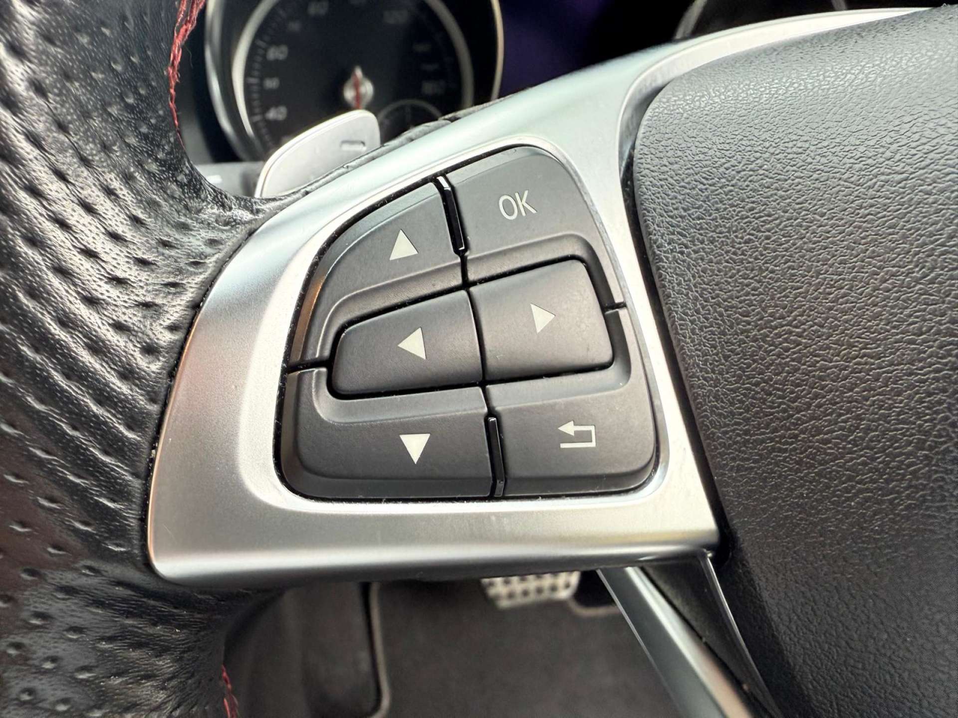 MERCEDES-BENZ GLA 2.0 GLA 250 AMG Line Premium+ 4Matic Auto 4WD 5dr #39