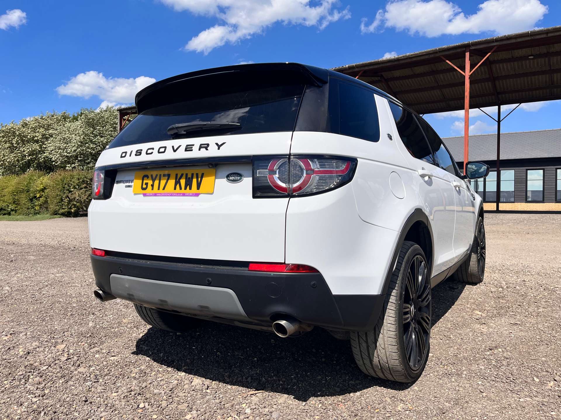 LAND ROVER DISCOVERY SPORT 2.0 Discovery Sport Black HSE TD4 Auto 4WD 5dr #4