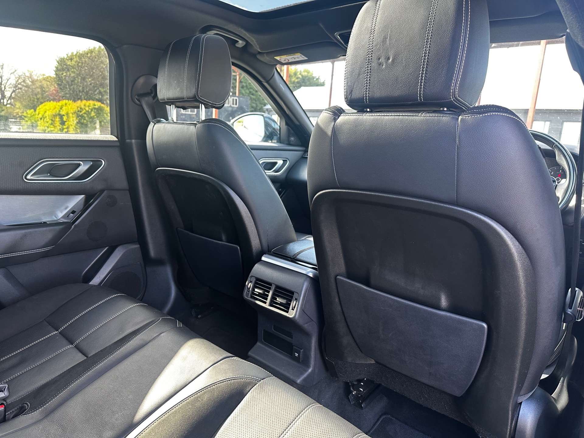 LAND ROVER RANGE ROVER VELAR 2.0 Range Rover Velar R-Dynamic S D240 Auto 4WD 5dr #42