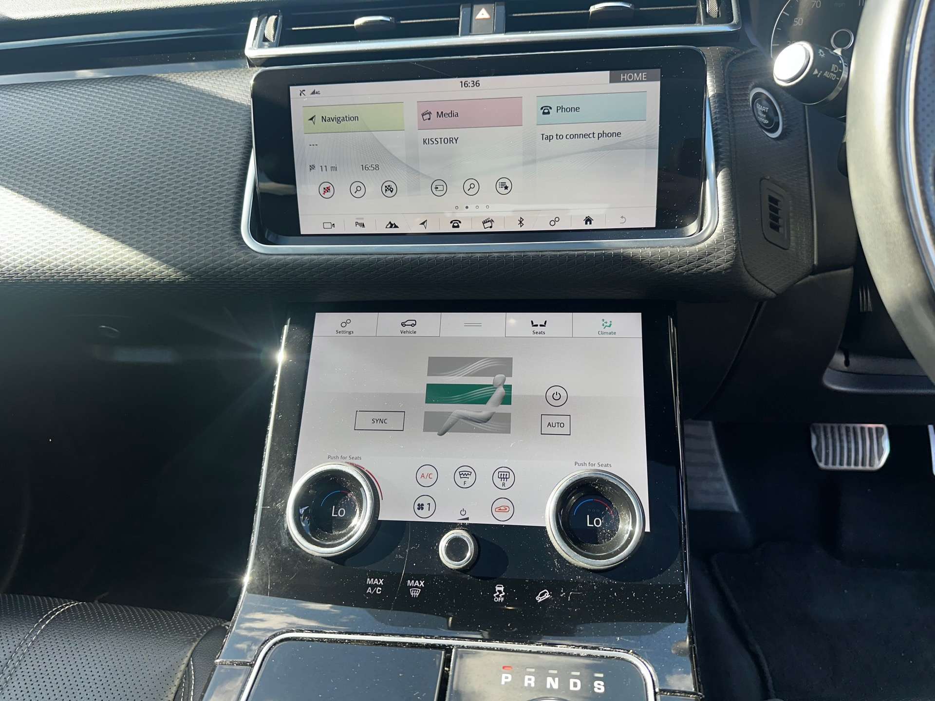 LAND ROVER RANGE ROVER VELAR 2.0 Range Rover Velar R-Dynamic S D240 Auto 4WD 5dr #55