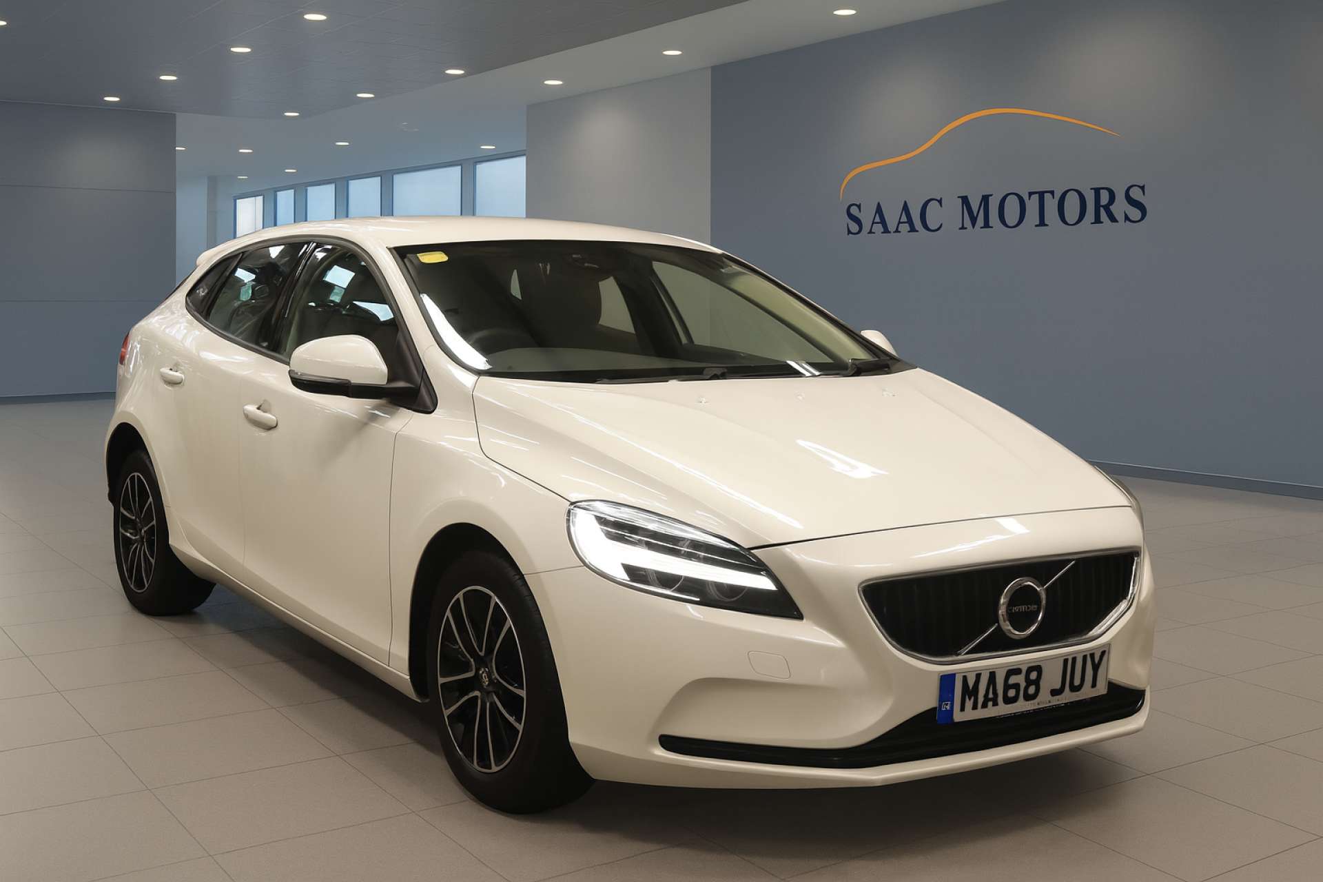 VOLVO V40 1.5 V40 Momentum T2 Auto 5dr #0