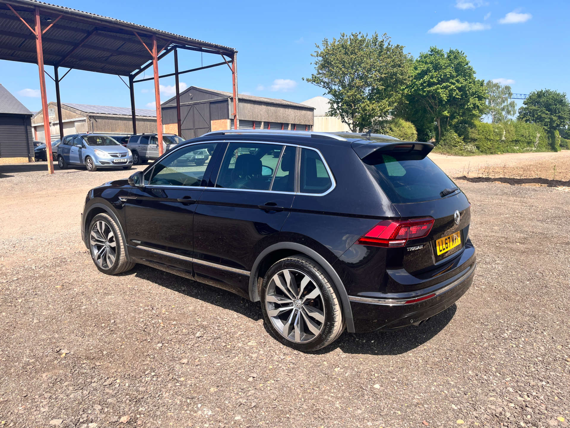 VOLKSWAGEN TIGUAN 2.0 Tiguan R-Line TSi BlueMotion Technology 4Motion Semi-Auto 4WD 5dr #13