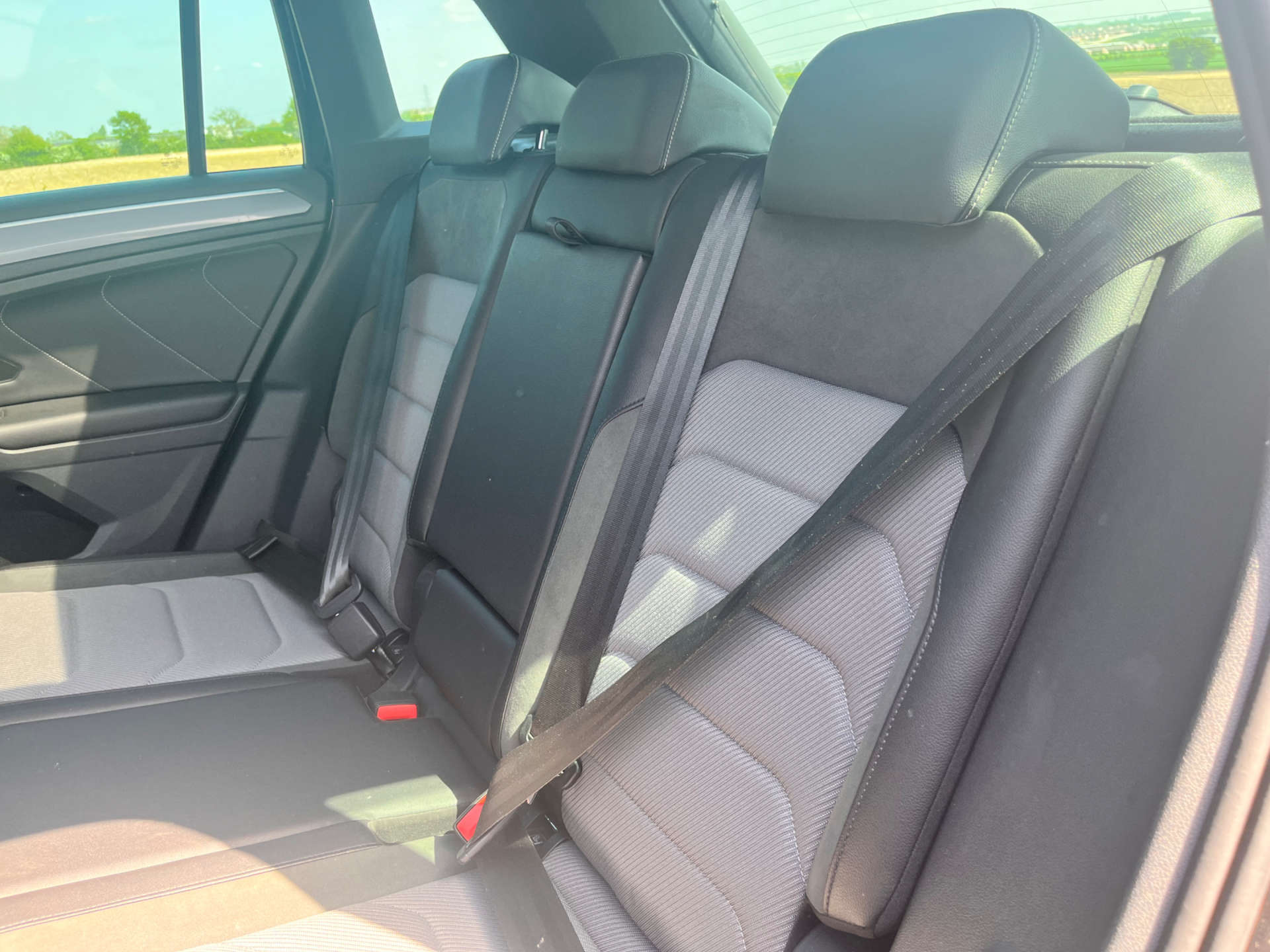 VOLKSWAGEN TIGUAN 2.0 Tiguan R-Line TSi BlueMotion Technology 4Motion Semi-Auto 4WD 5dr #33
