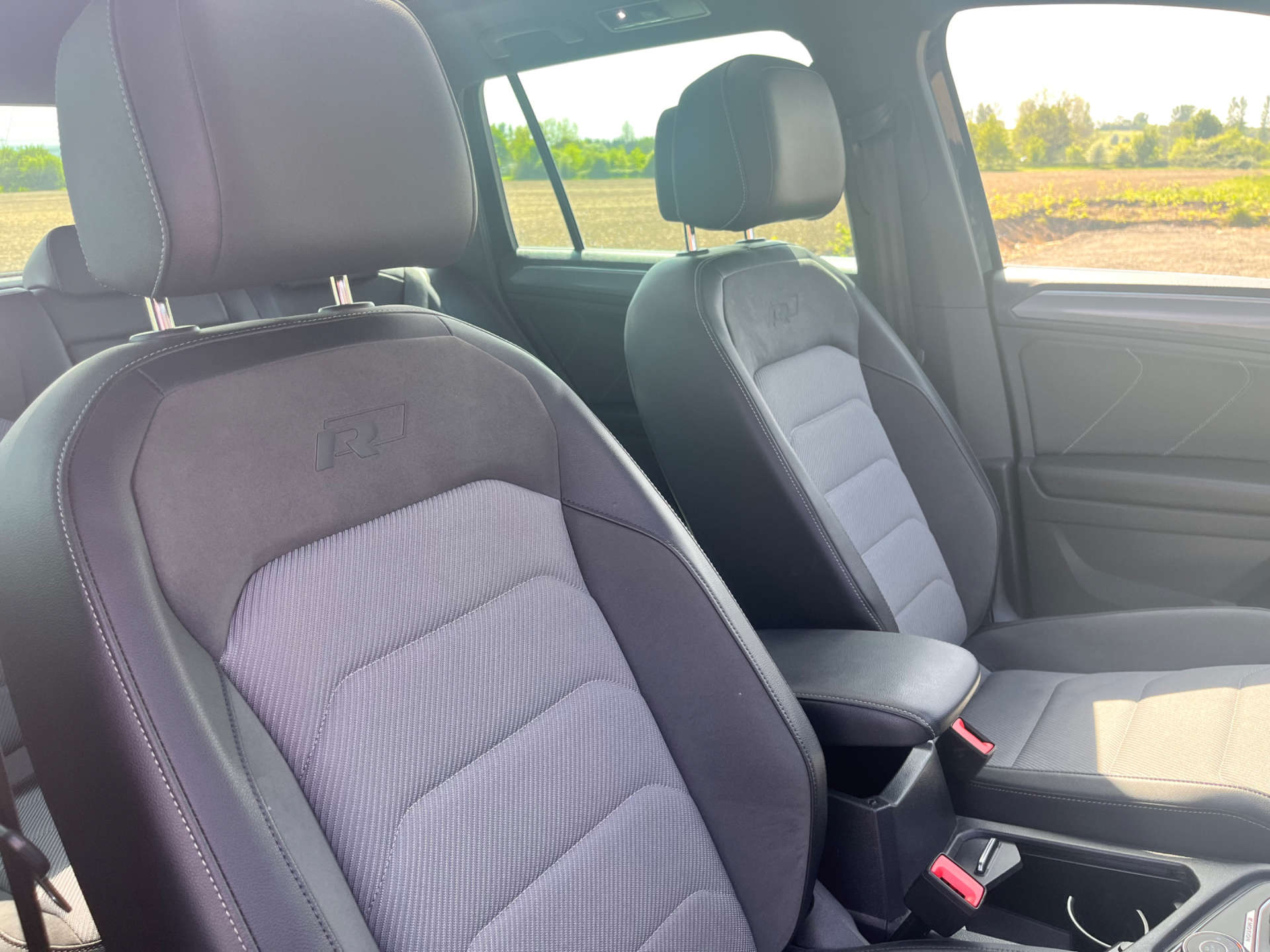 VOLKSWAGEN TIGUAN 2.0 Tiguan R-Line TSi BlueMotion Technology 4Motion Semi-Auto 4WD 5dr #40