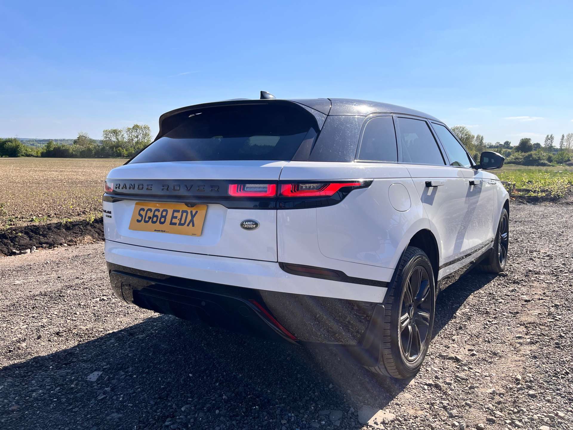 LAND ROVER RANGE ROVER VELAR 2.0 Range Rover Velar R-Dynamic S D240 Auto 4WD 5dr #4