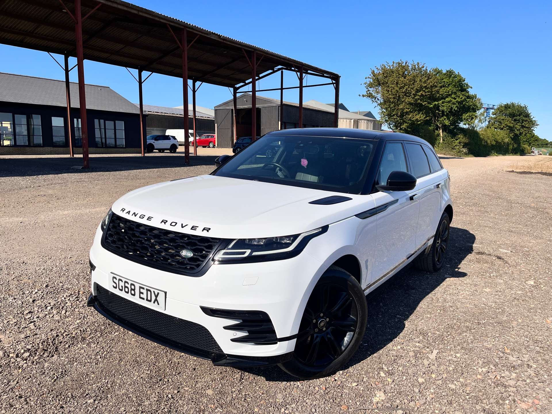 LAND ROVER RANGE ROVER VELAR 2.0 Range Rover Velar R-Dynamic S D240 Auto 4WD 5dr #11