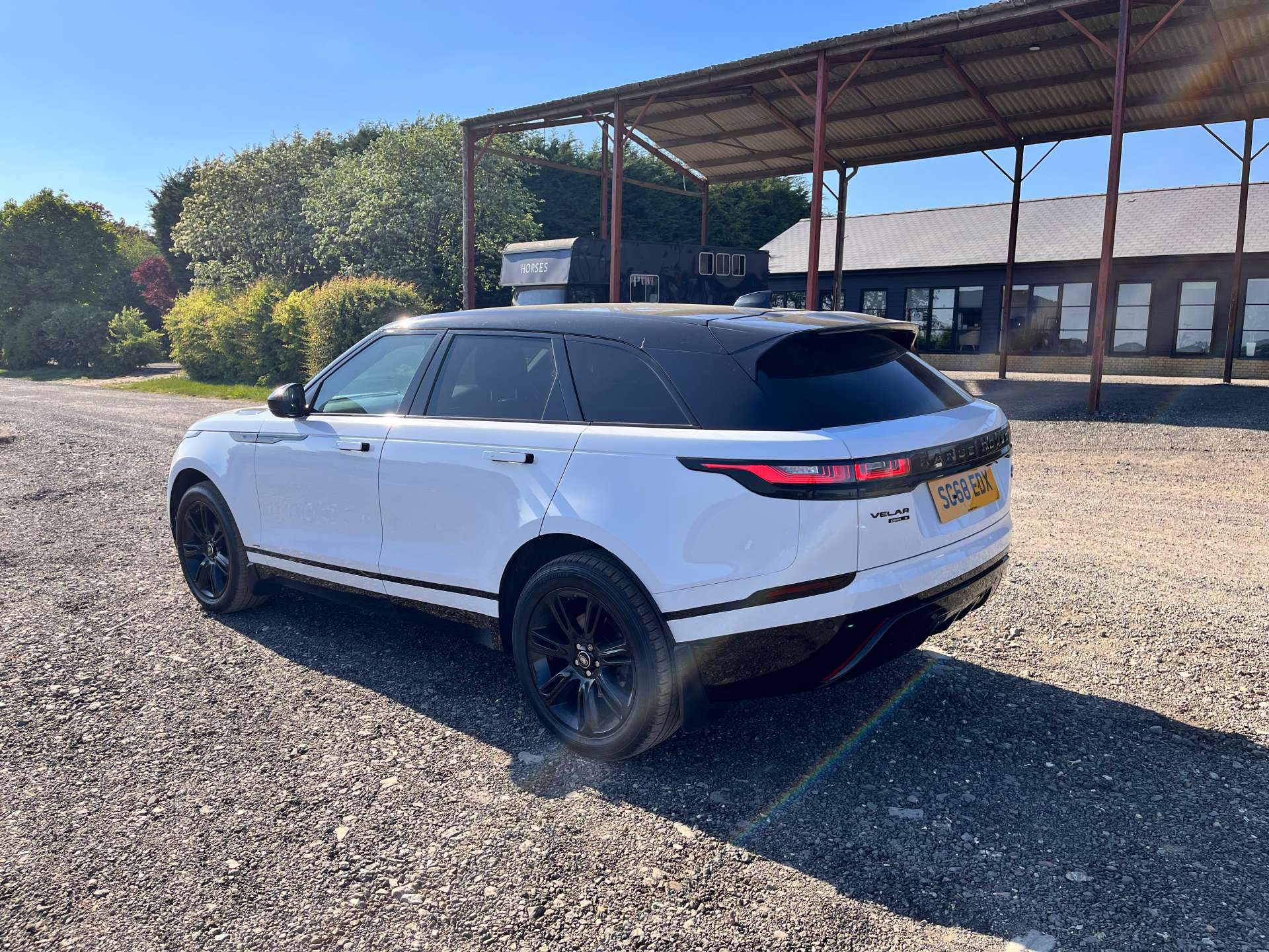 LAND ROVER RANGE ROVER VELAR 2.0 Range Rover Velar R-Dynamic S D240 Auto 4WD 5dr #13