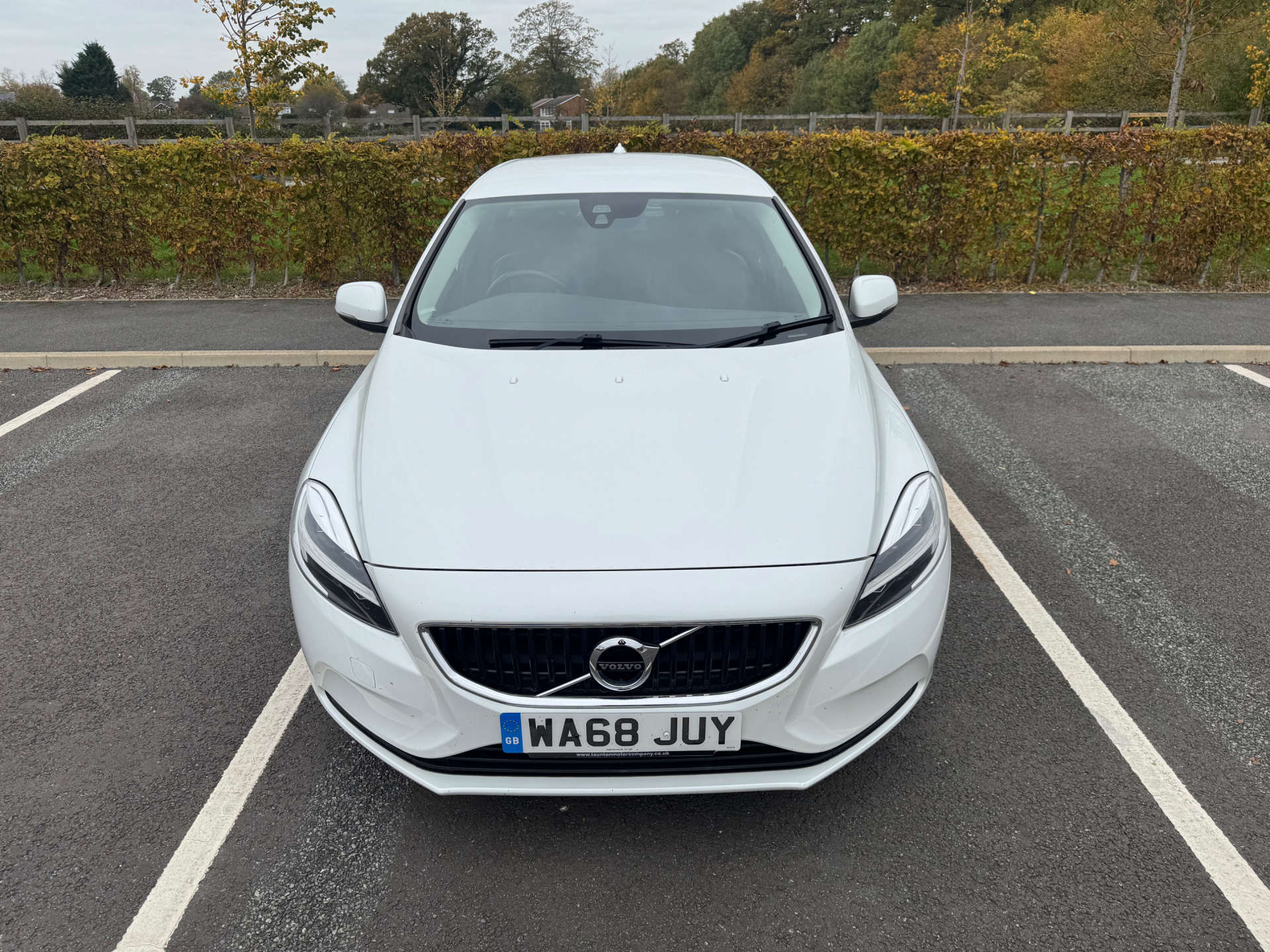 VOLVO V40 1.5 V40 Momentum T2 Auto 5dr #1