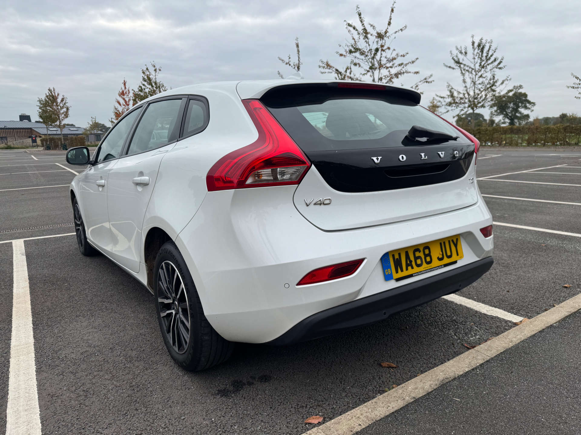 VOLVO V40 1.5 V40 Momentum T2 Auto 5dr #9