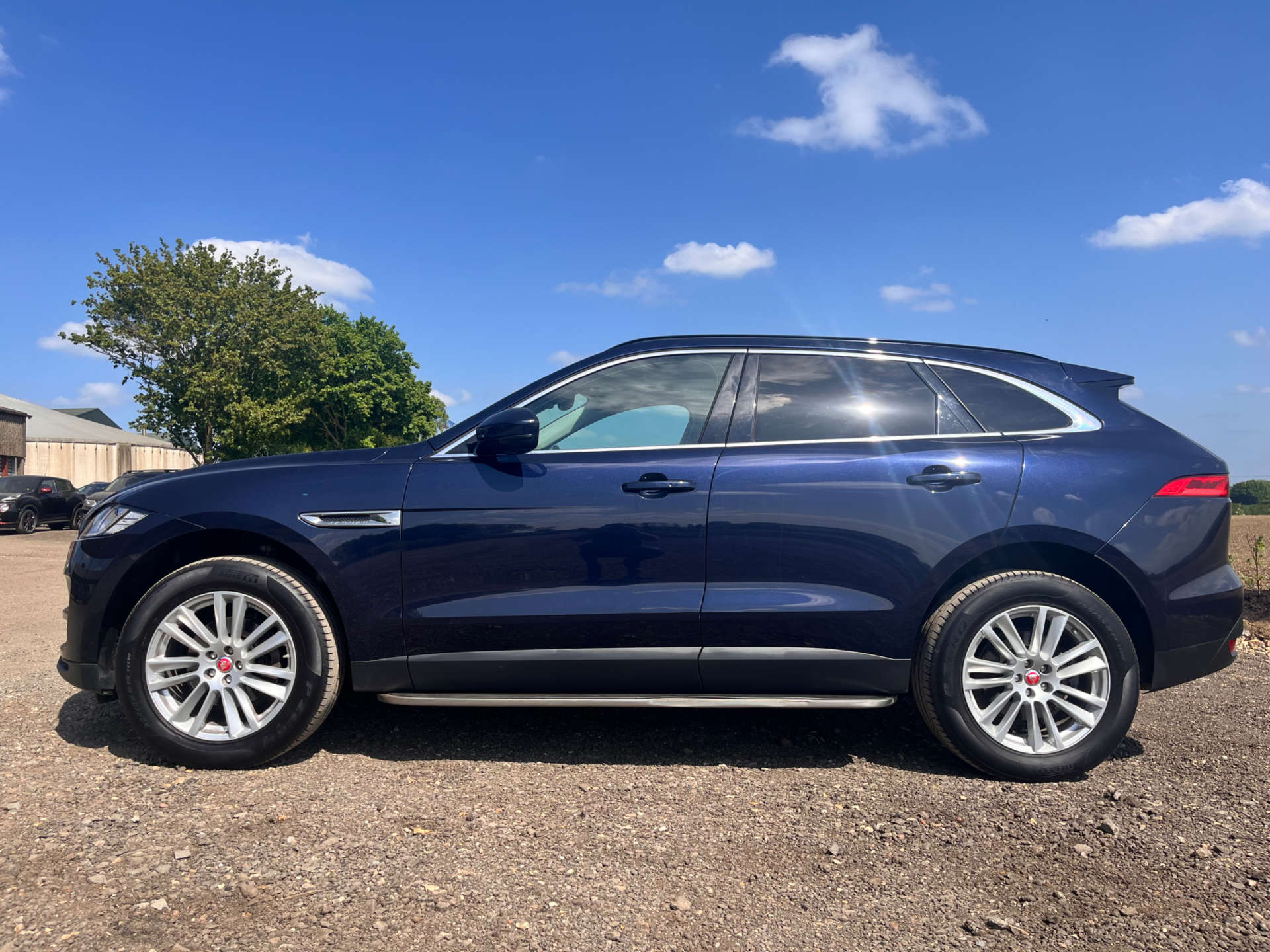JAGUAR F-PACE 2.0 F-PACE Portfolio AWD Auto 4WD 5dr #19