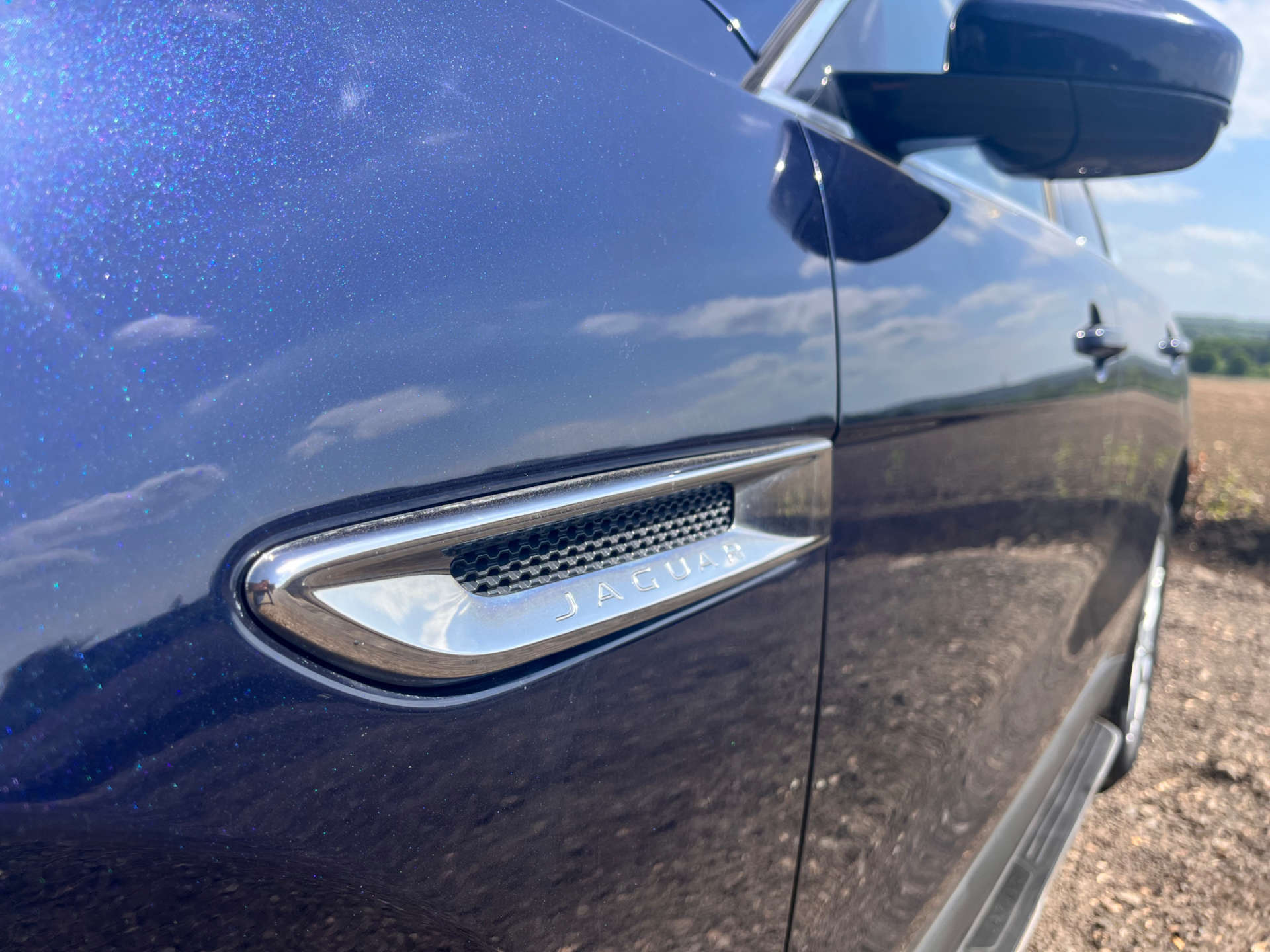 JAGUAR F-PACE 2.0 F-PACE Portfolio AWD Auto 4WD 5dr #23