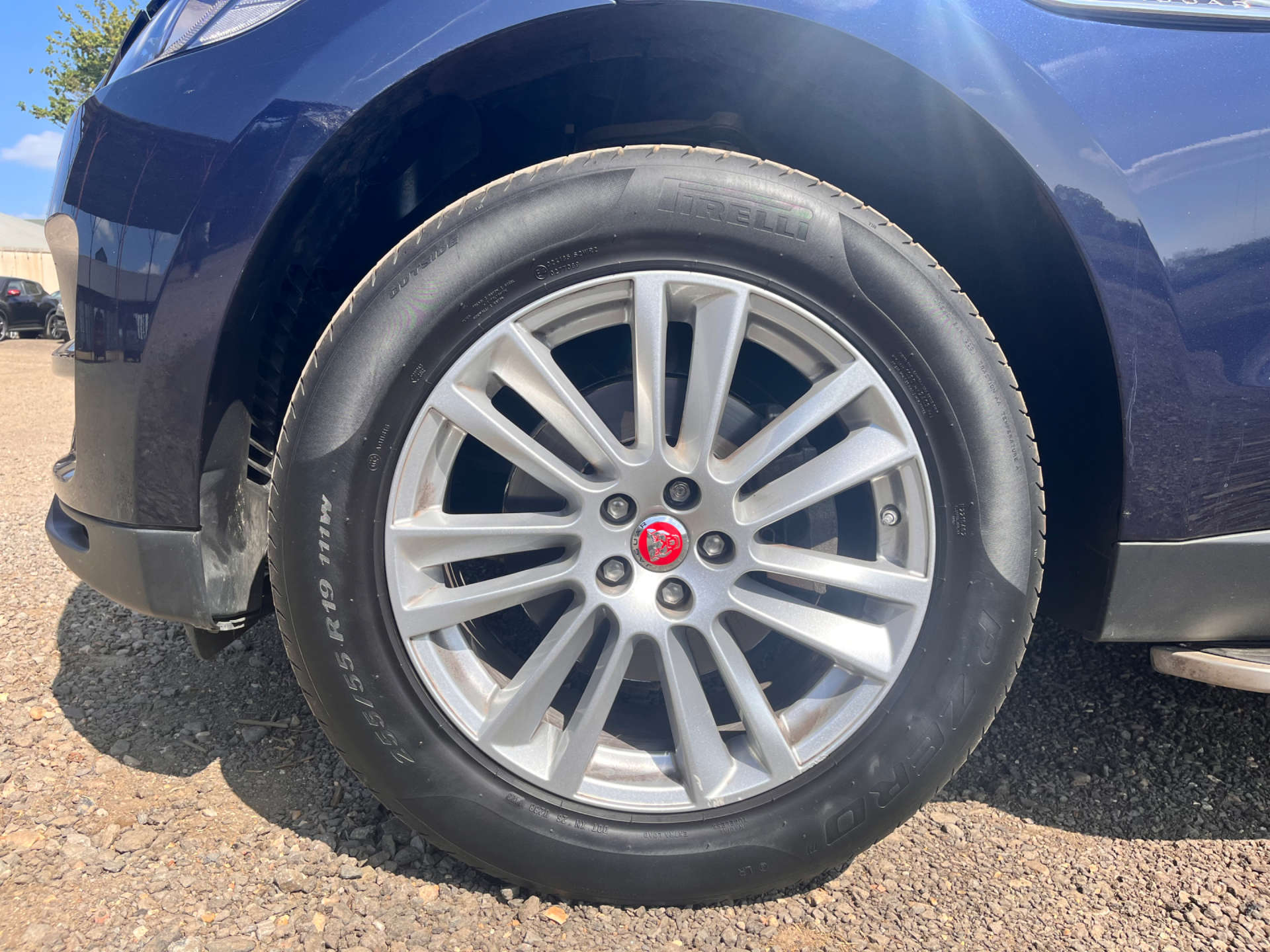 JAGUAR F-PACE 2.0 F-PACE Portfolio AWD Auto 4WD 5dr #27