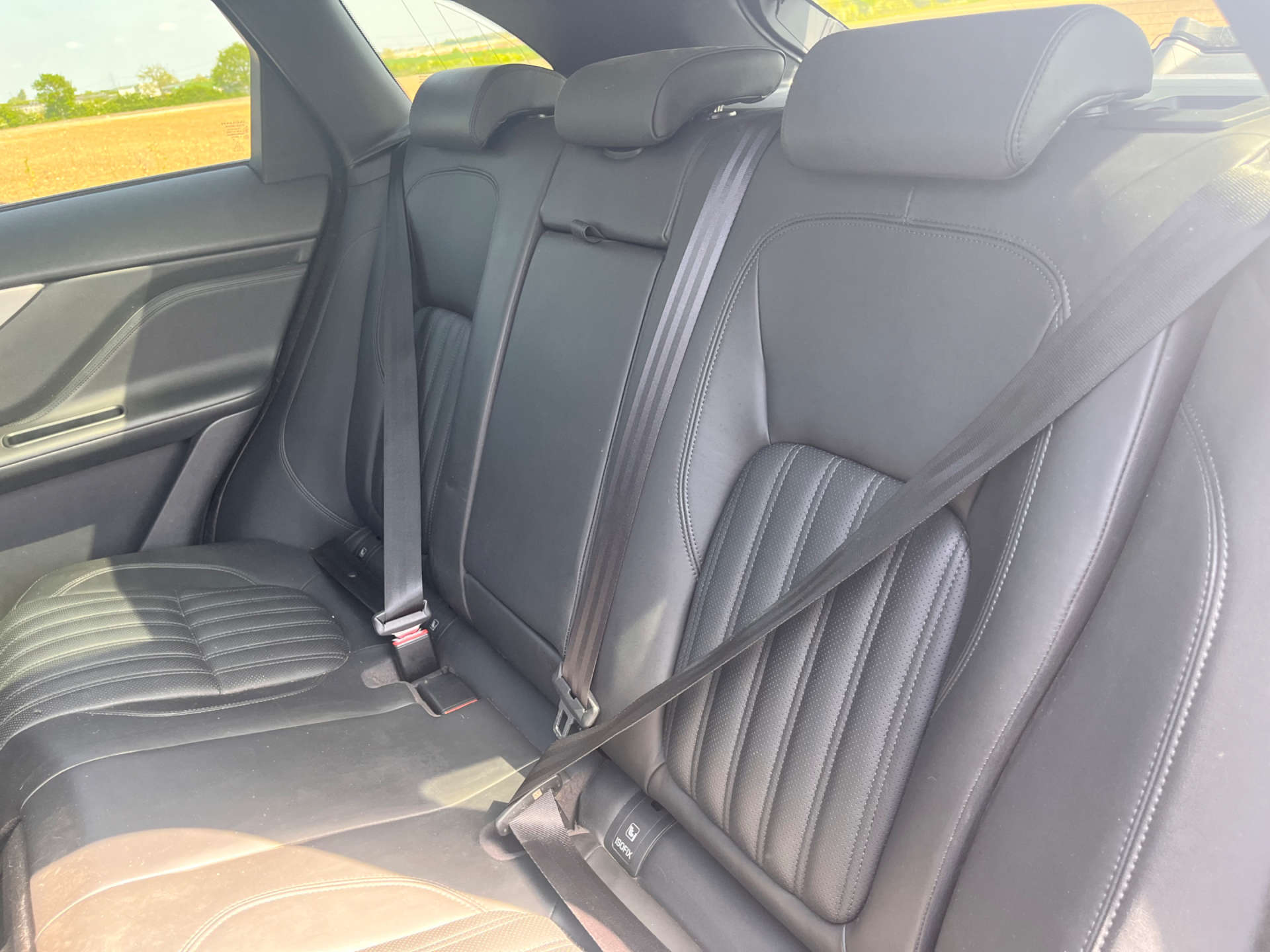 JAGUAR F-PACE 2.0 F-PACE Portfolio AWD Auto 4WD 5dr #38
