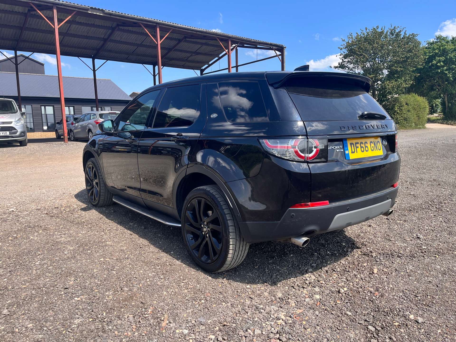 LAND ROVER DISCOVERY SPORT 2.0 Discovery Sport Black HSE TD4 Auto 4WD 5dr #11