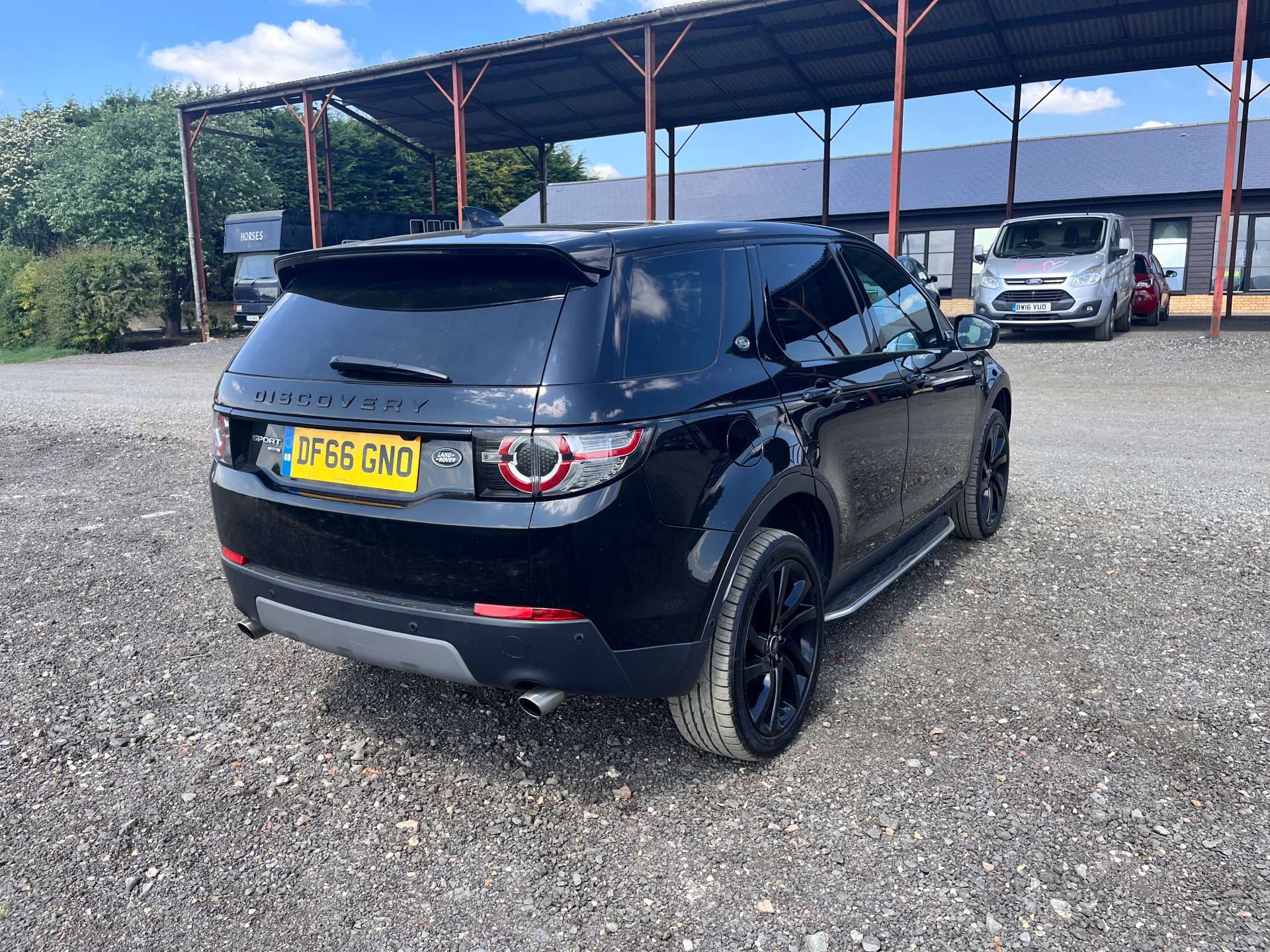 LAND ROVER DISCOVERY SPORT 2.0 Discovery Sport Black HSE TD4 Auto 4WD 5dr #18