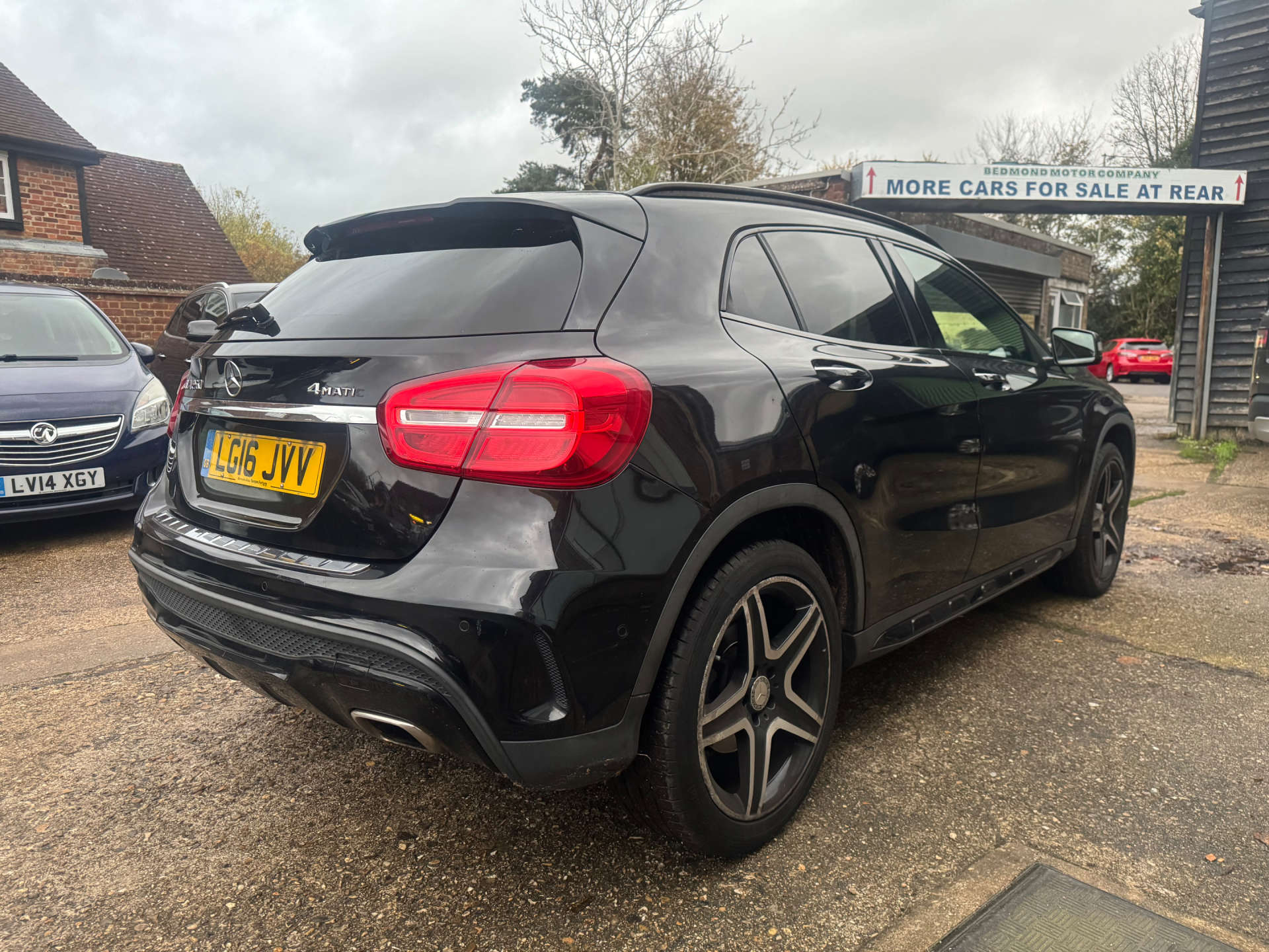 MERCEDES-BENZ GLA 2.0 GLA 250 4Matic AMG Line Premium+ Auto 4WD 5dr #2