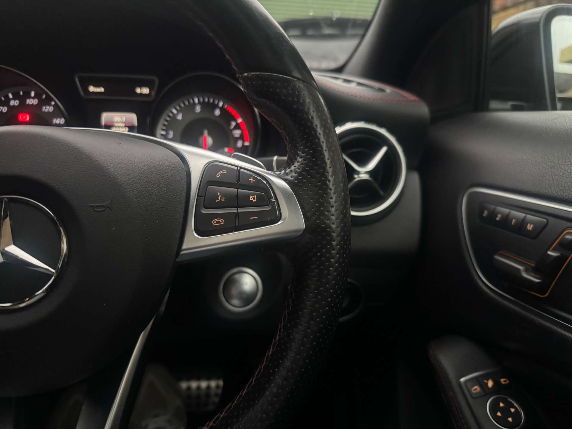 MERCEDES-BENZ GLA 2.0 GLA 250 4Matic AMG Line Premium+ Auto 4WD 5dr #15