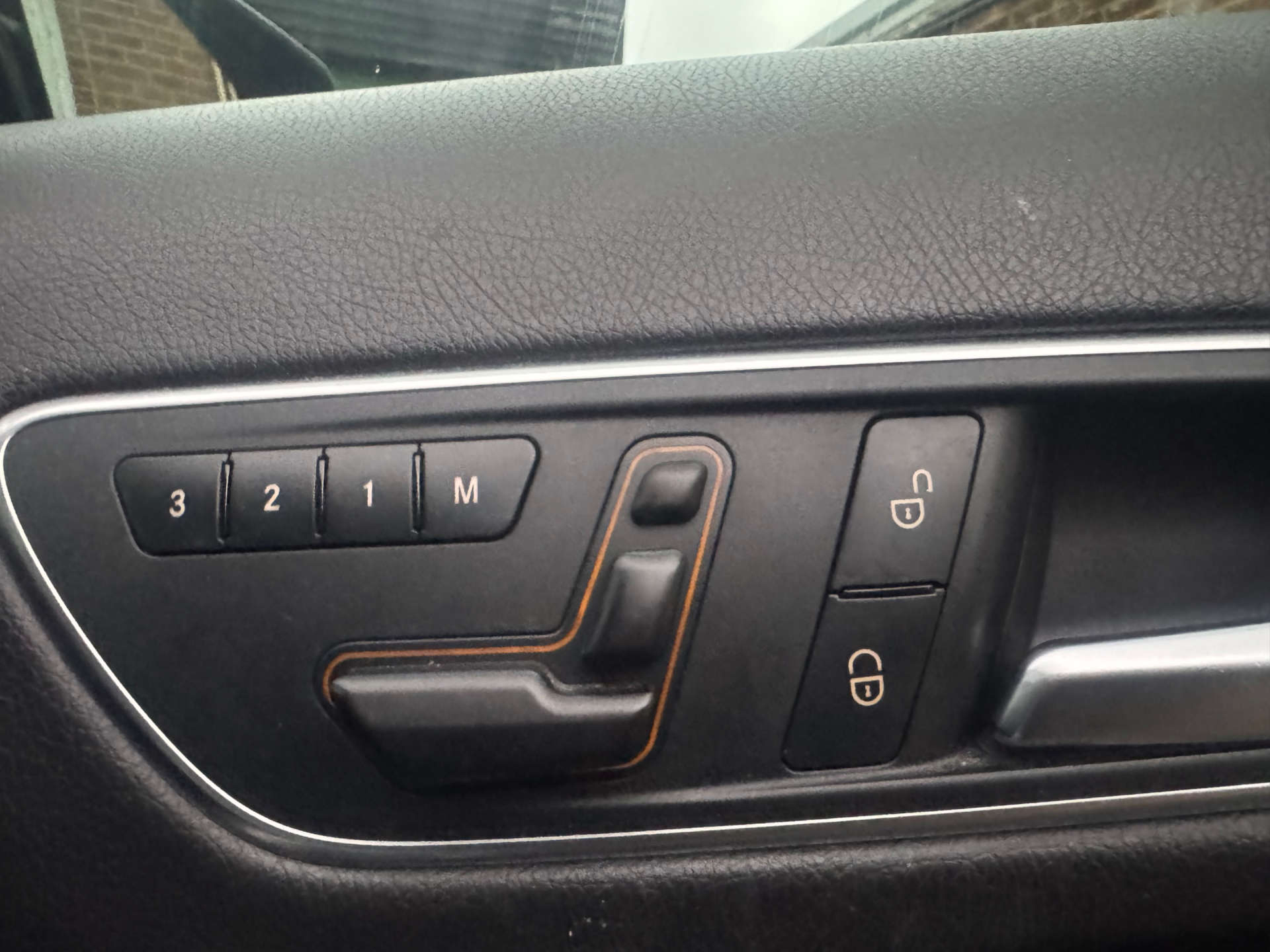 MERCEDES-BENZ GLA 2.0 GLA 250 4Matic AMG Line Premium+ Auto 4WD 5dr #16