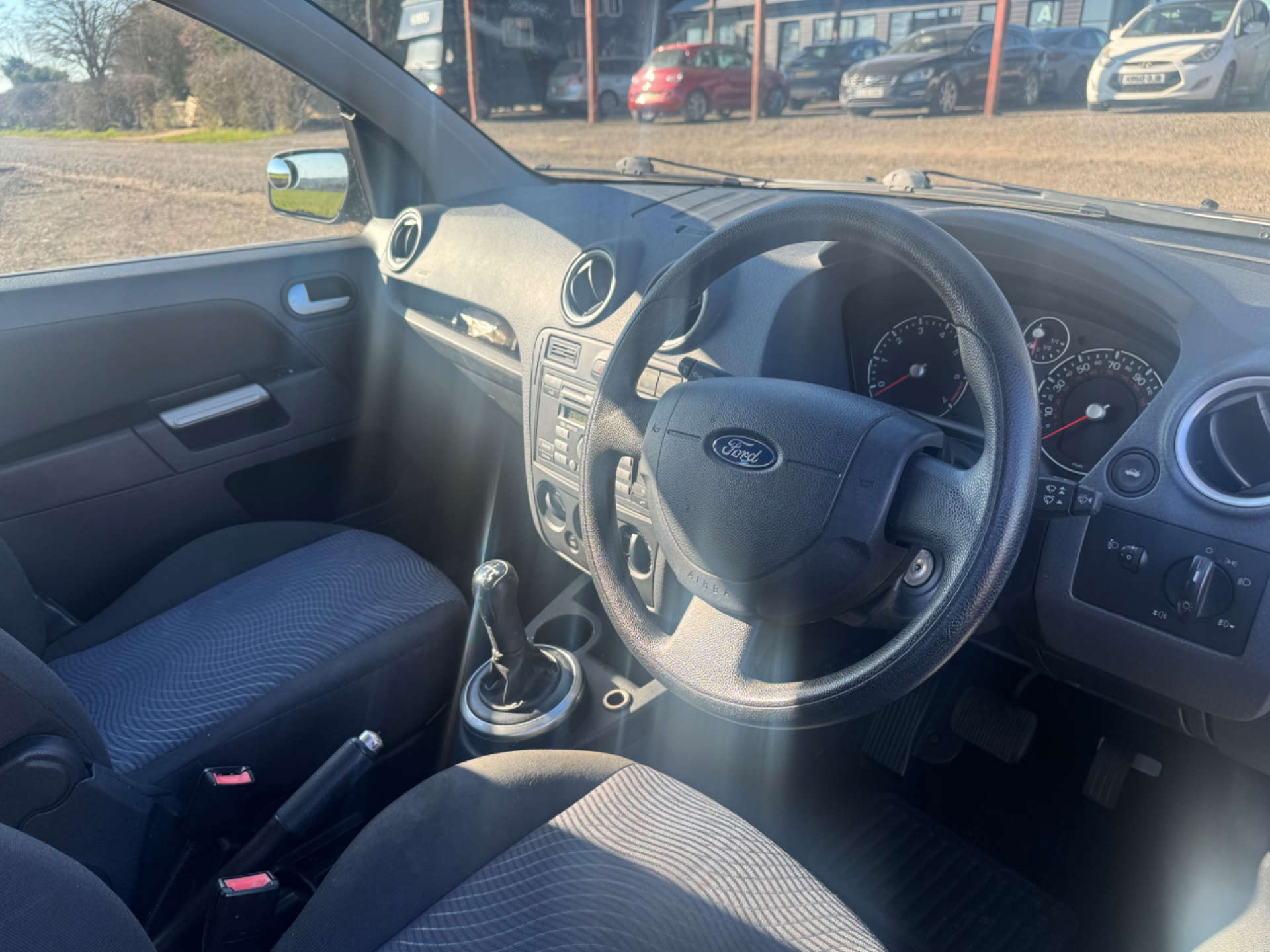 FORD FUSION 1.4 Fusion Zetec Climate Semi-Auto 5dr #2