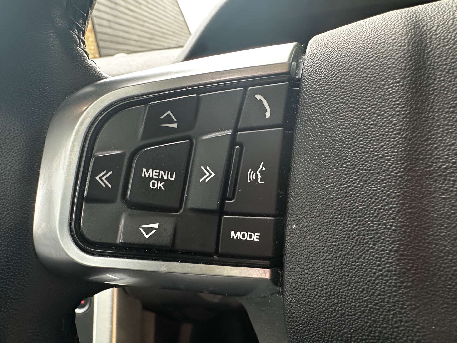 LAND ROVER DISCOVERY SPORT 2.0 Discovery Sport Luxury HSE SD4 Auto 4WD 5dr #40