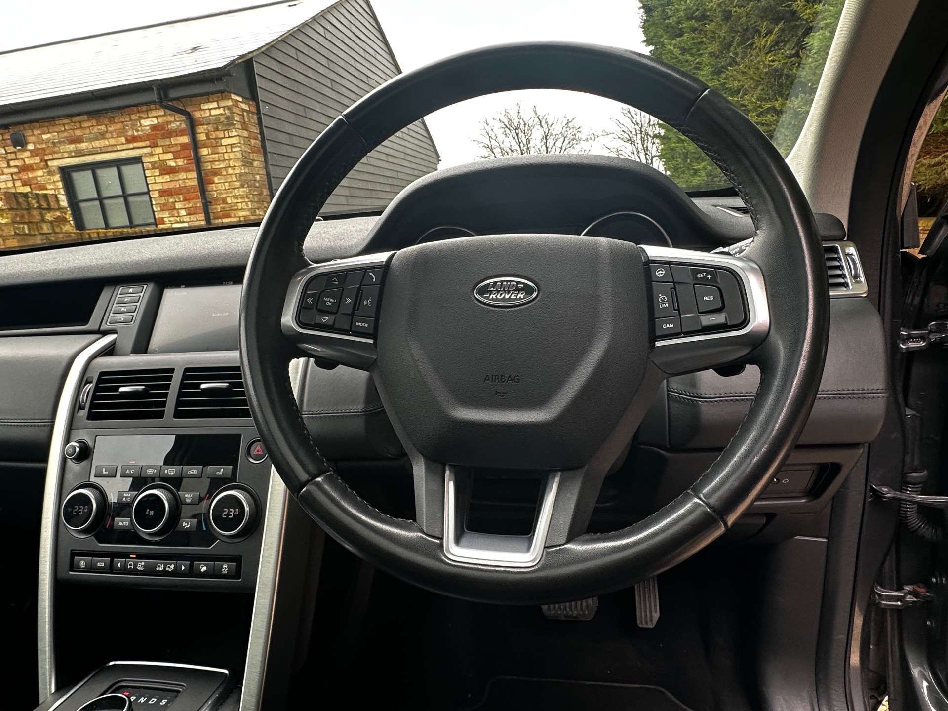 LAND ROVER DISCOVERY SPORT 2.0 Discovery Sport Luxury HSE SD4 Auto 4WD 5dr #41