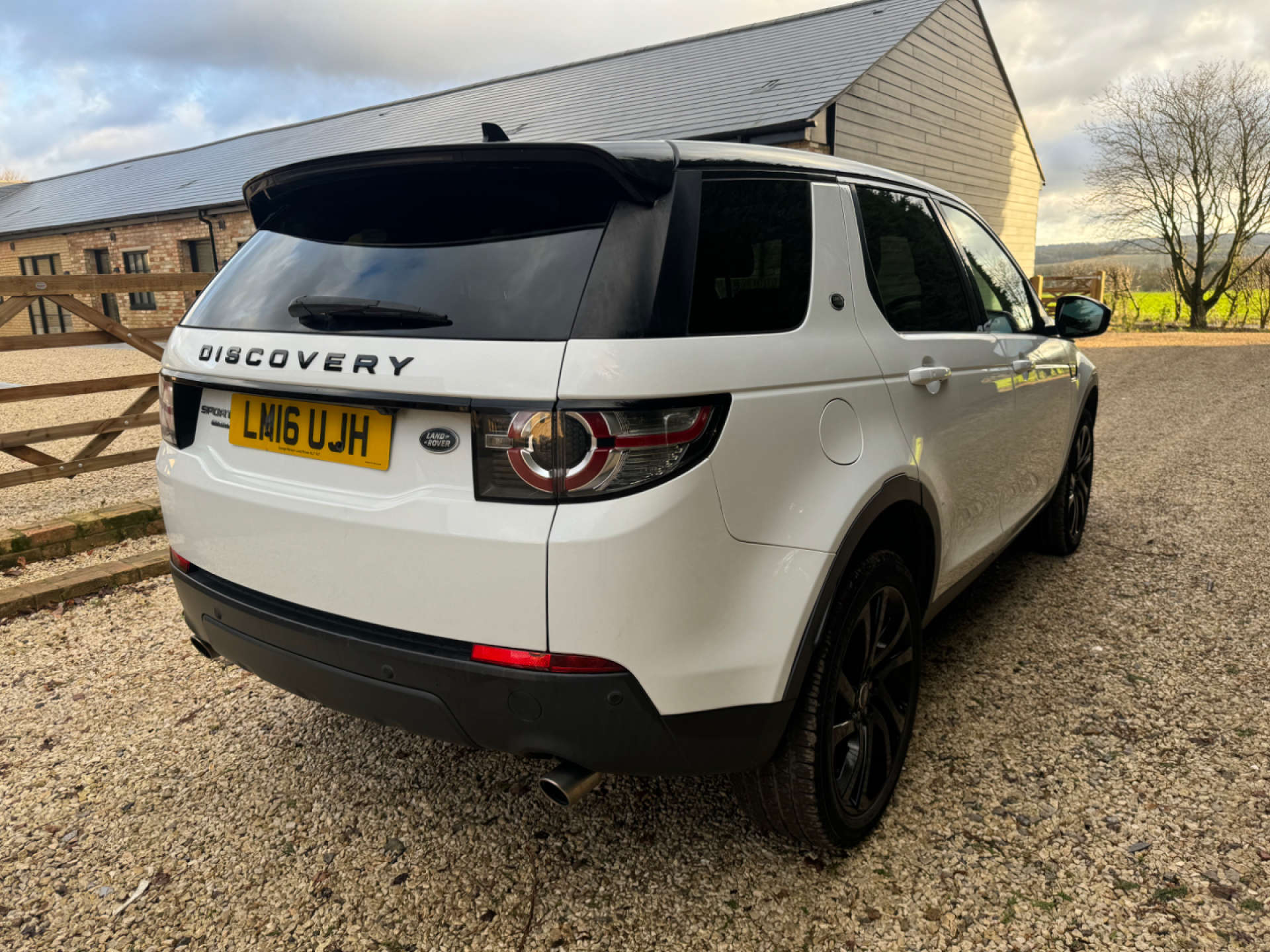 LAND ROVER DISCOVERY SPORT 2.0 Discovery Sport Black HSE TD4 Auto 4WD 5dr #13