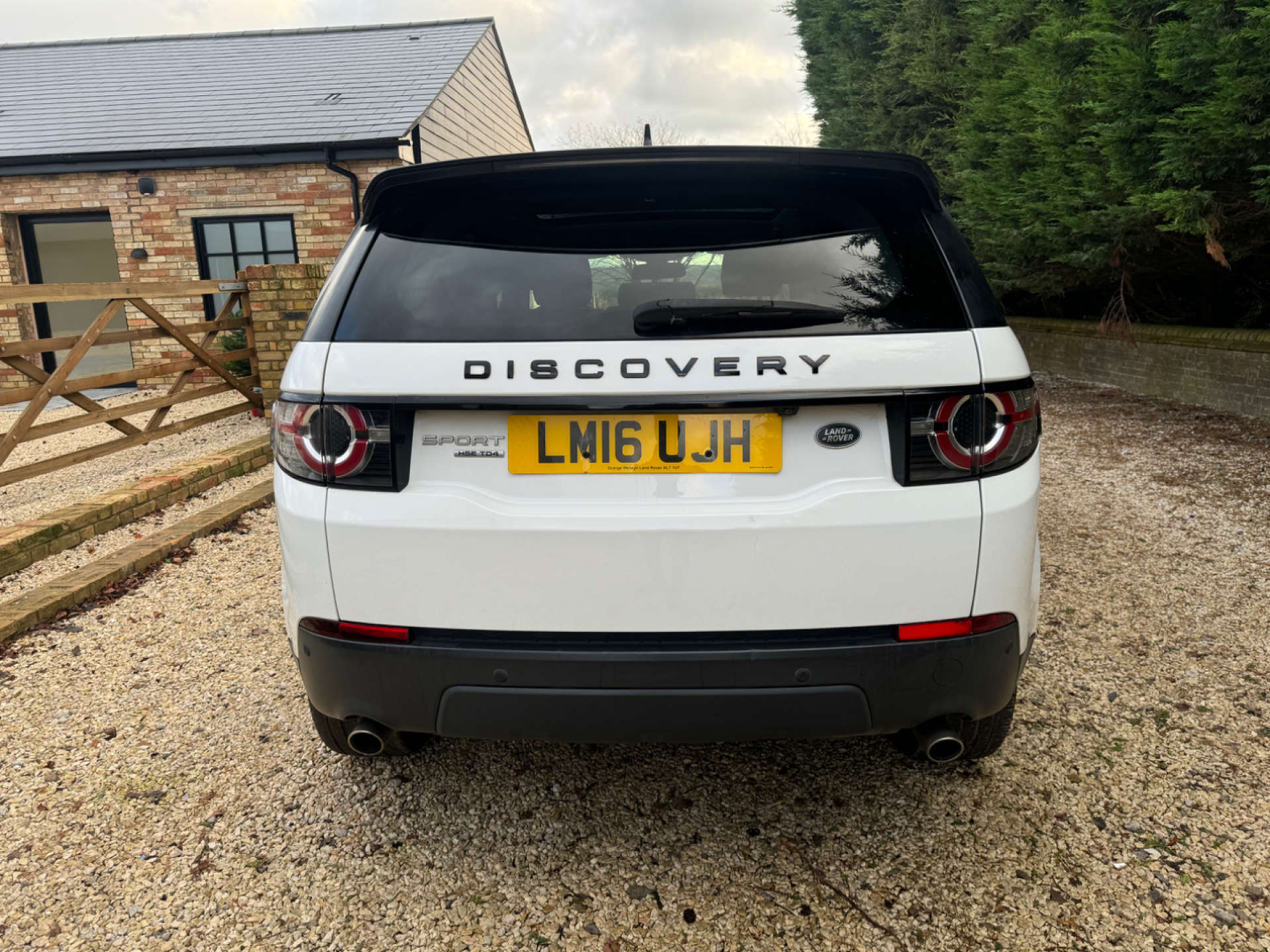 LAND ROVER DISCOVERY SPORT 2.0 Discovery Sport Black HSE TD4 Auto 4WD 5dr #9