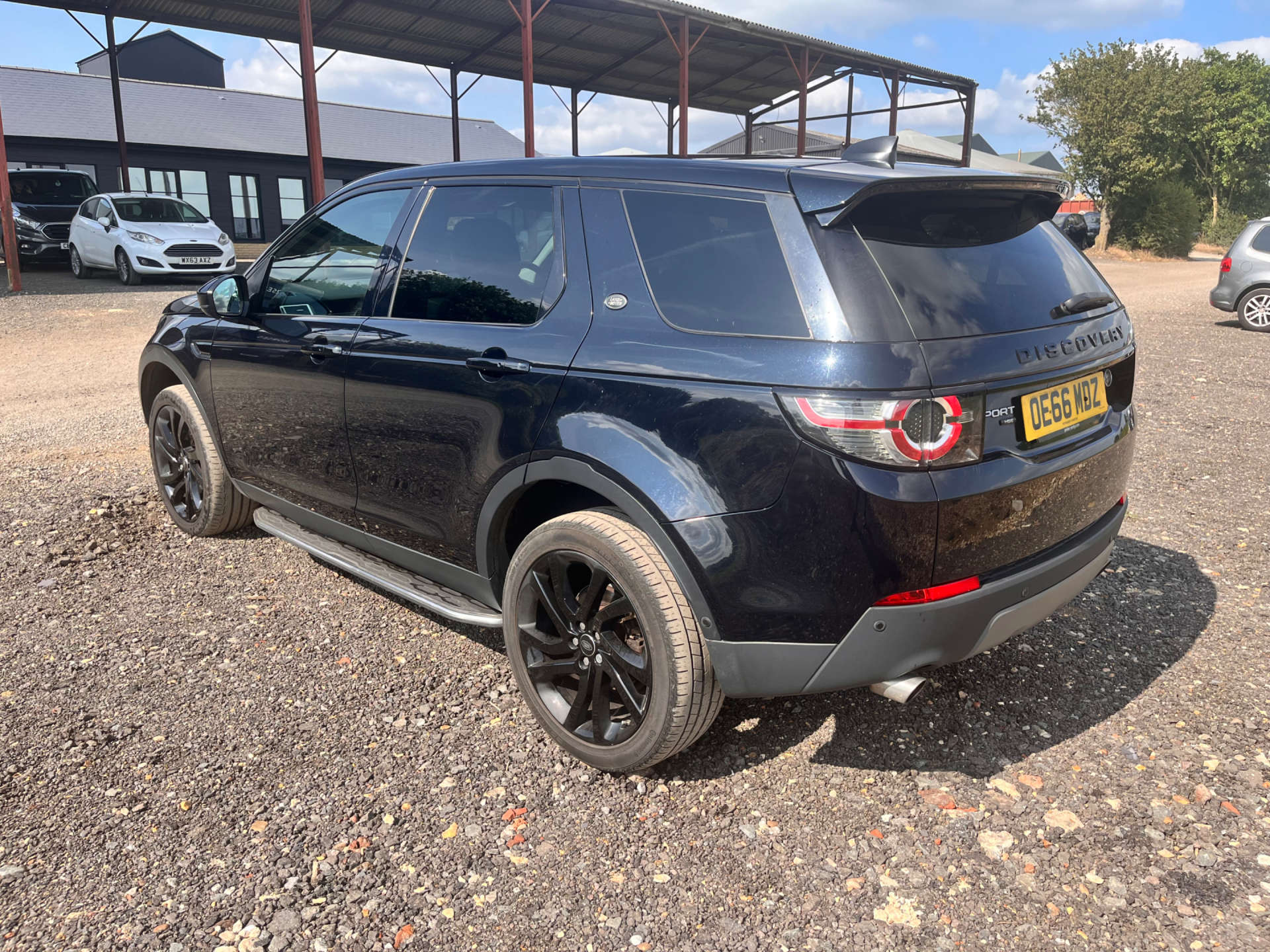 LAND ROVER DISCOVERY SPORT 2.0 Discovery Sport Luxury HSE TD4 Auto 4WD 5dr #11