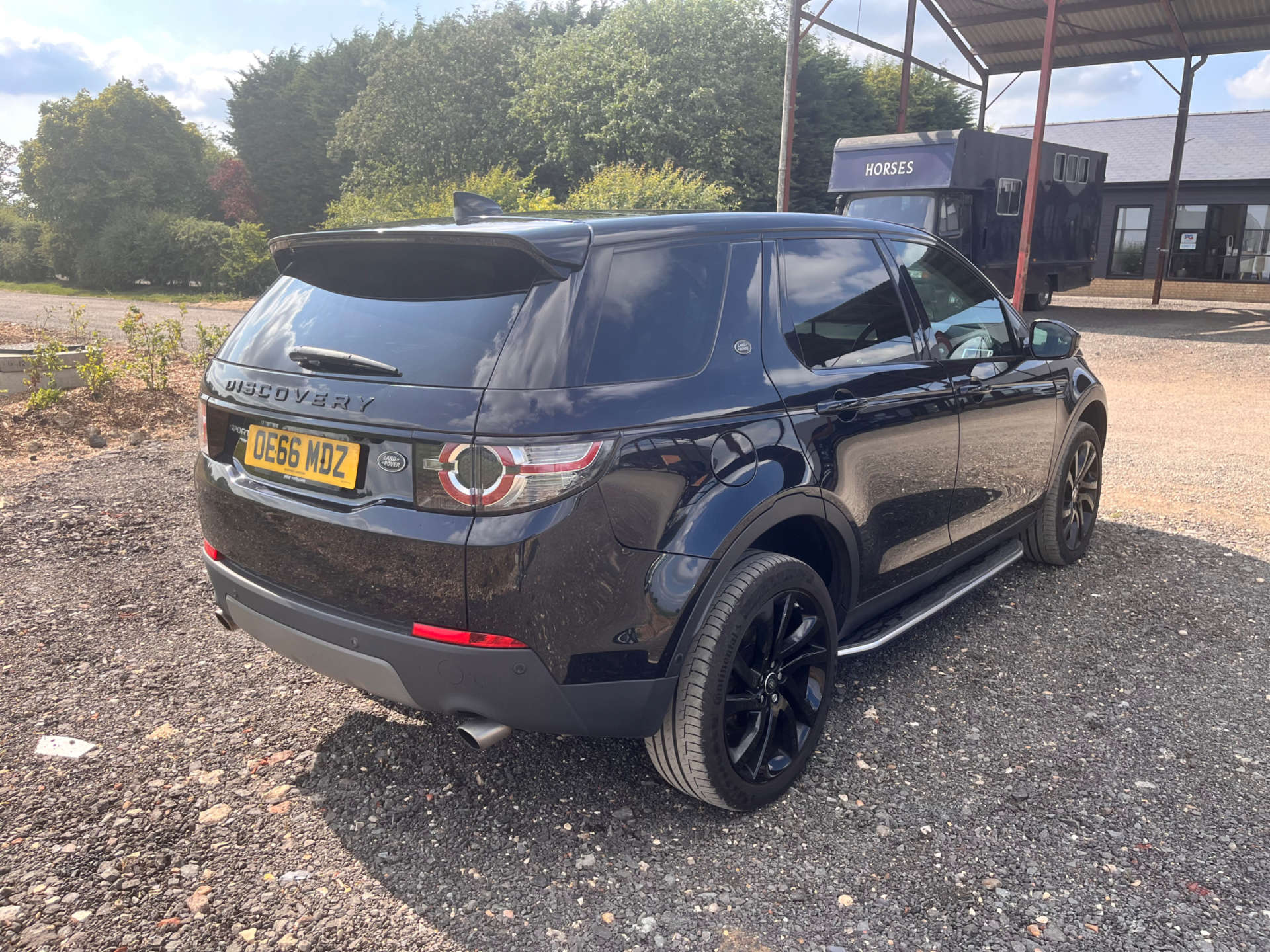 LAND ROVER DISCOVERY SPORT 2.0 Discovery Sport Luxury HSE TD4 Auto 4WD 5dr #16