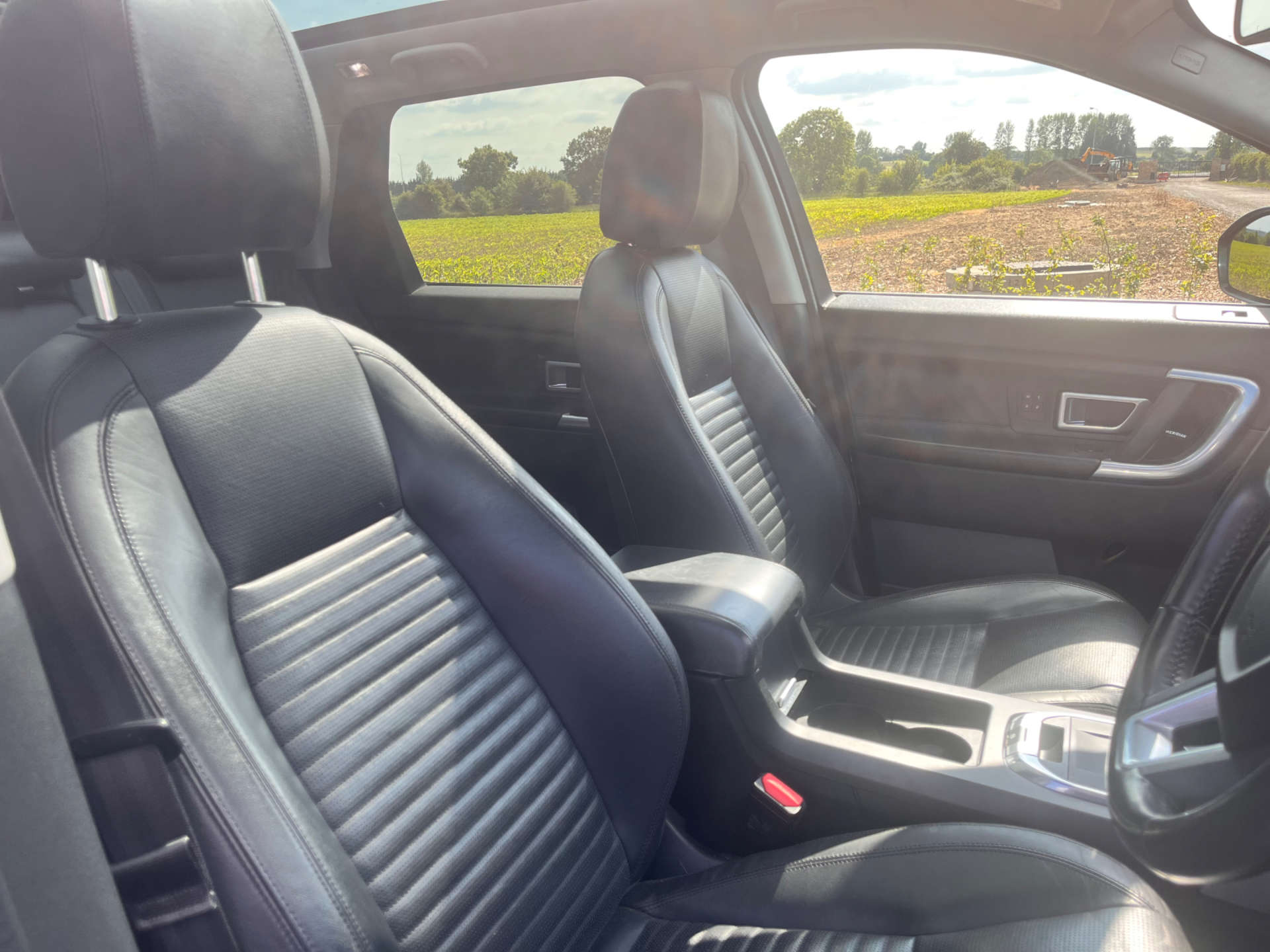 LAND ROVER DISCOVERY SPORT 2.0 Discovery Sport Luxury HSE TD4 Auto 4WD 5dr #31
