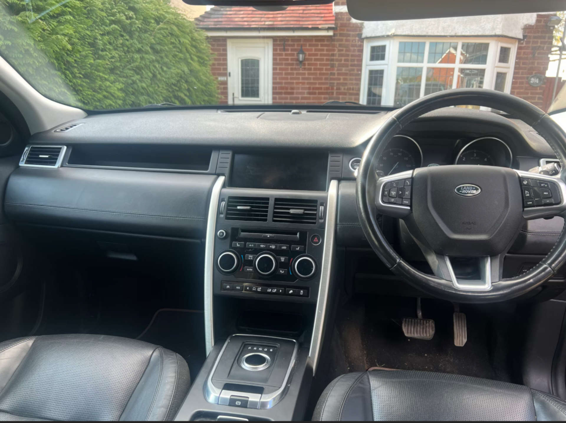 LAND ROVER DISCOVERY SPORT 2.0 Discovery Sport Luxury HSE TD4 Auto 4WD 5dr #2