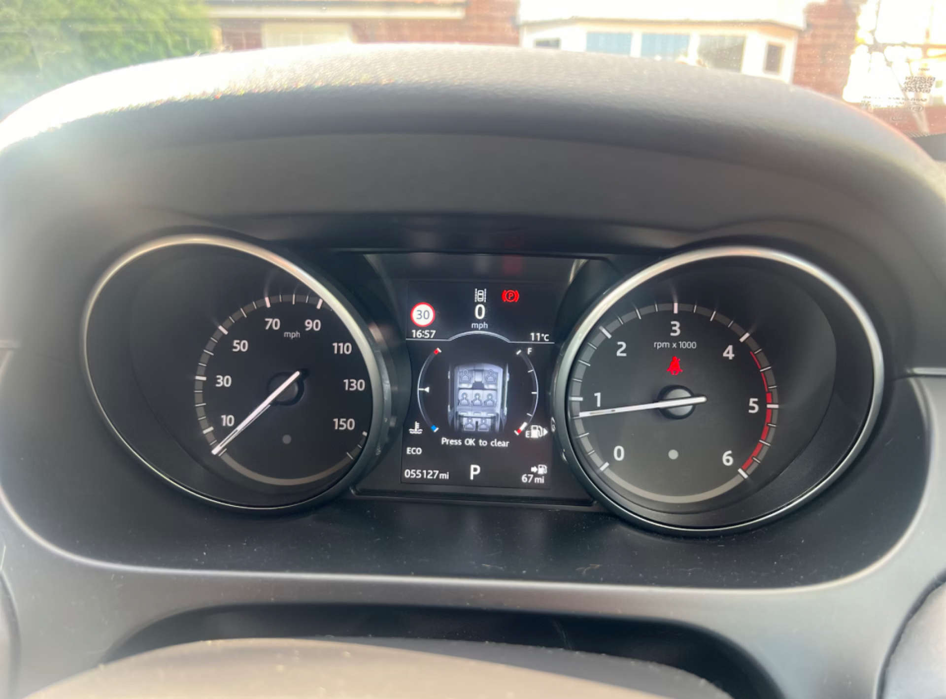 LAND ROVER DISCOVERY SPORT 2.0 Discovery Sport Luxury HSE TD4 Auto 4WD 5dr #11