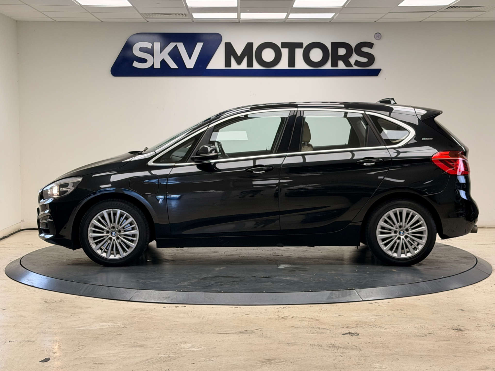 2017 BMW 2 Series thumbnail 9