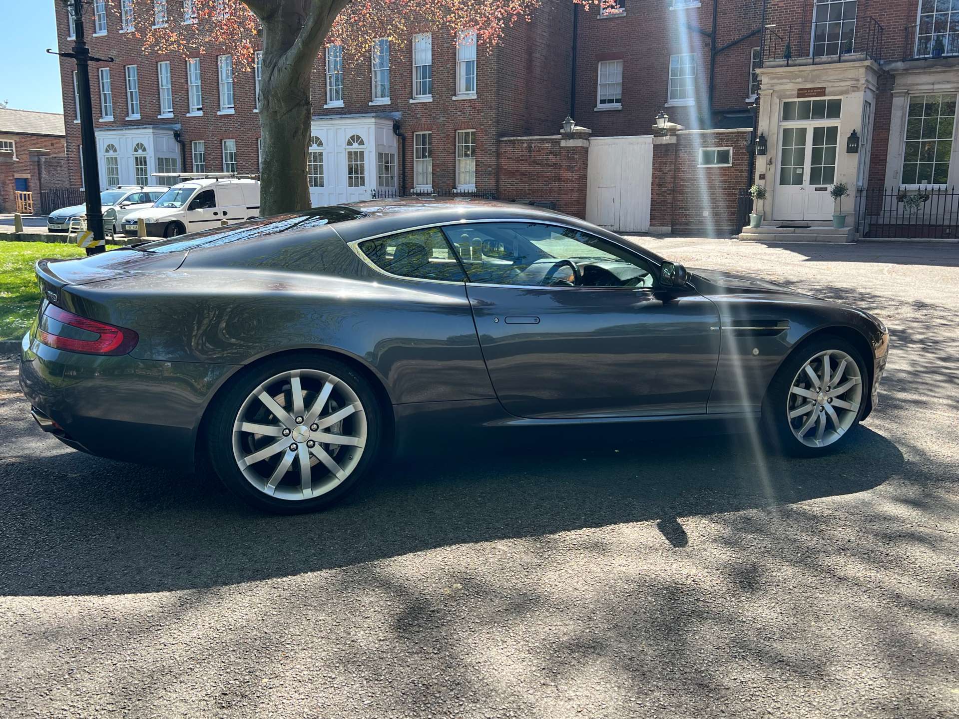 ASTON MARTIN DB9 5.9 DB9 Auto 2dr #8