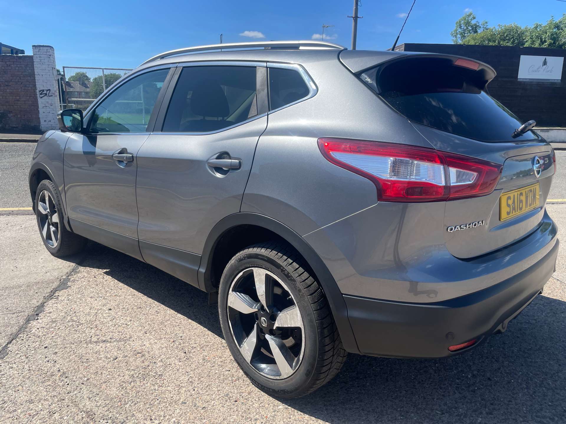 NISSAN QASHQAI 1.2 Qashqai N-Connecta DiG-T 5dr