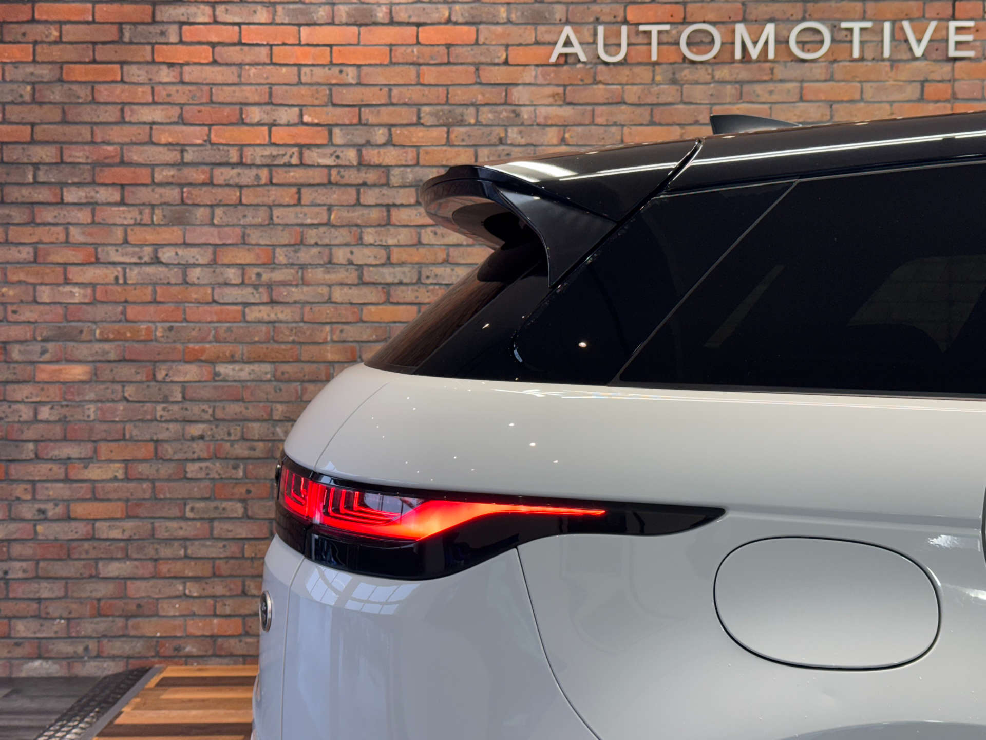 LAND ROVER RANGE ROVER EVOQUE 1.5 Range Rover Evoque R-Dynamic SE P300e Auto 4WD 5dr #17