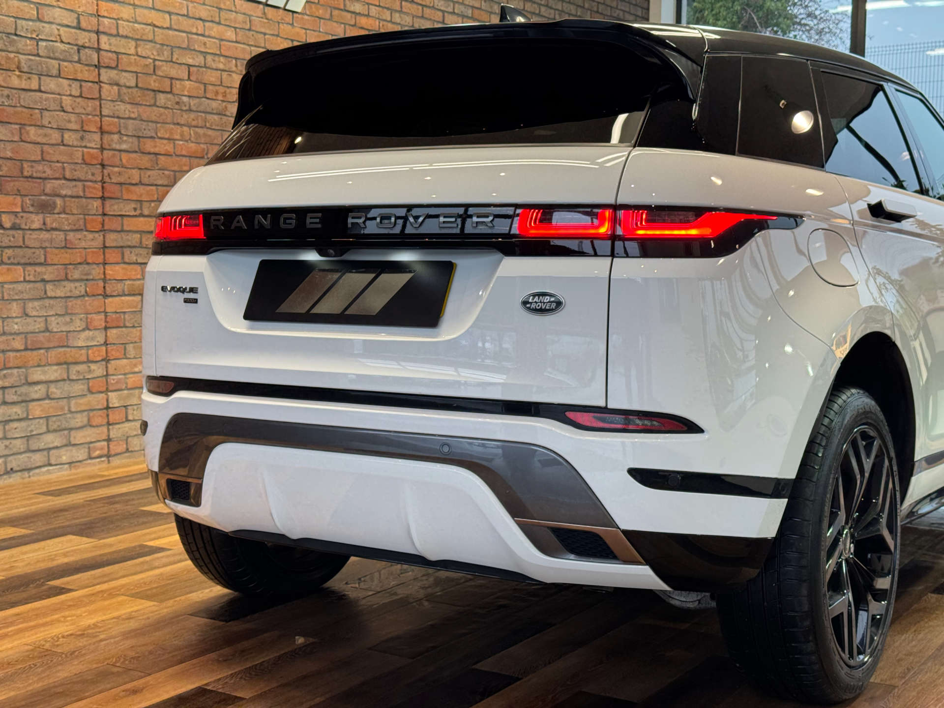 LAND ROVER RANGE ROVER EVOQUE 1.5 Range Rover Evoque R-Dynamic SE P300e Auto 4WD 5dr #18