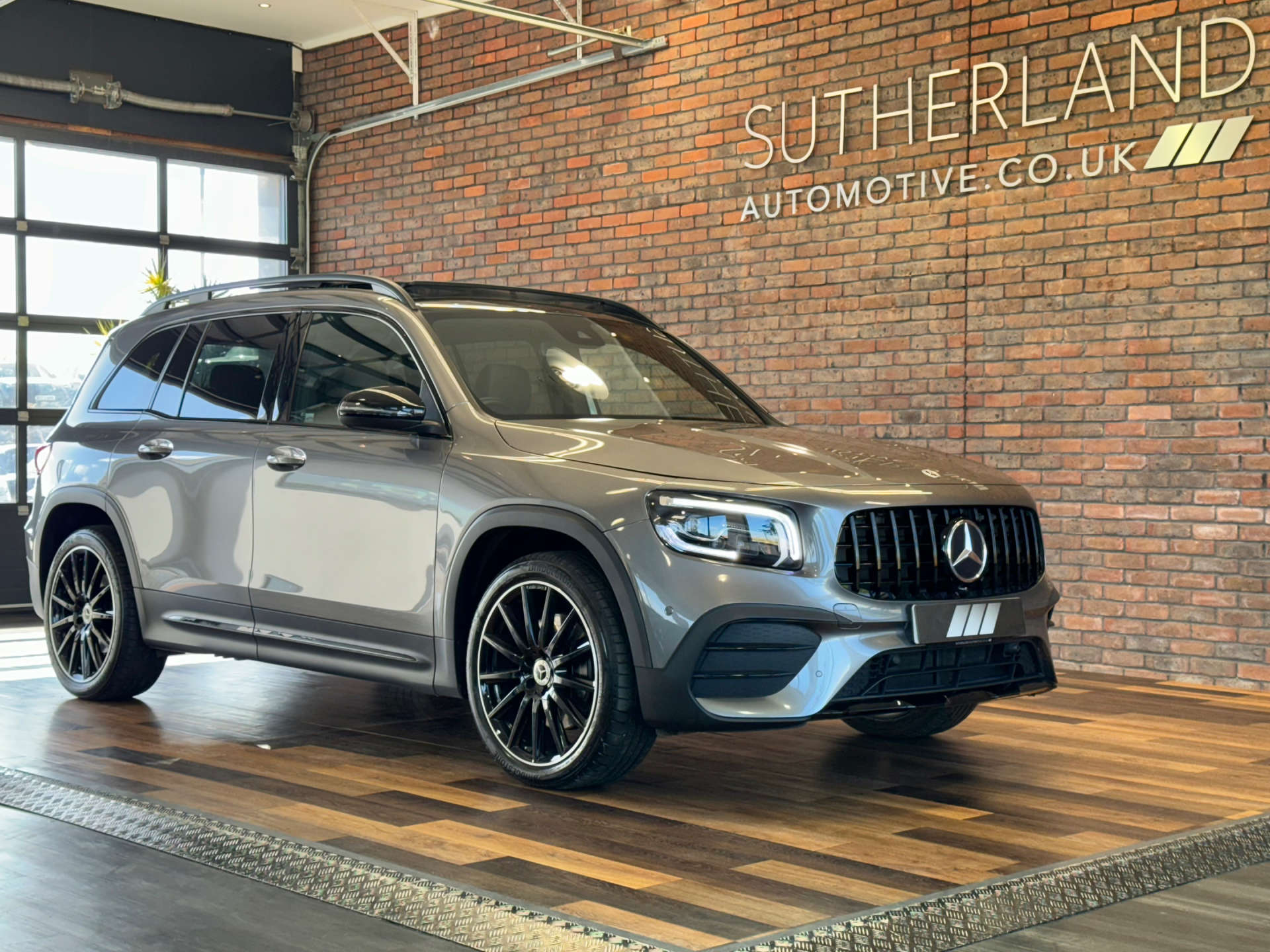 MERCEDES-BENZ GLB 2.0 GLB 220 AMG Line Premium+ Night Edition D 4MA 4WD 5dr #4