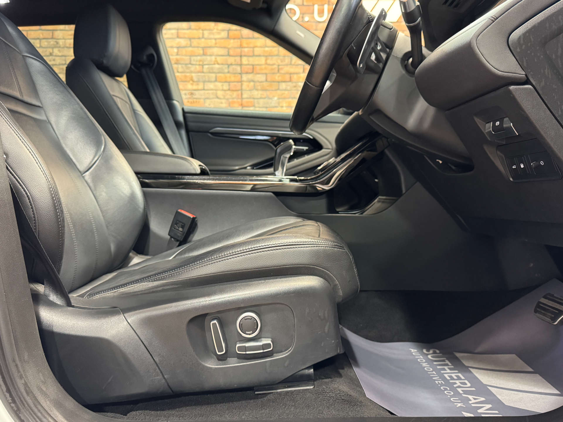 LAND ROVER RANGE ROVER EVOQUE 1.5 Range Rover Evoque R-Dynamic SE P300e Auto 4WD 5dr #31